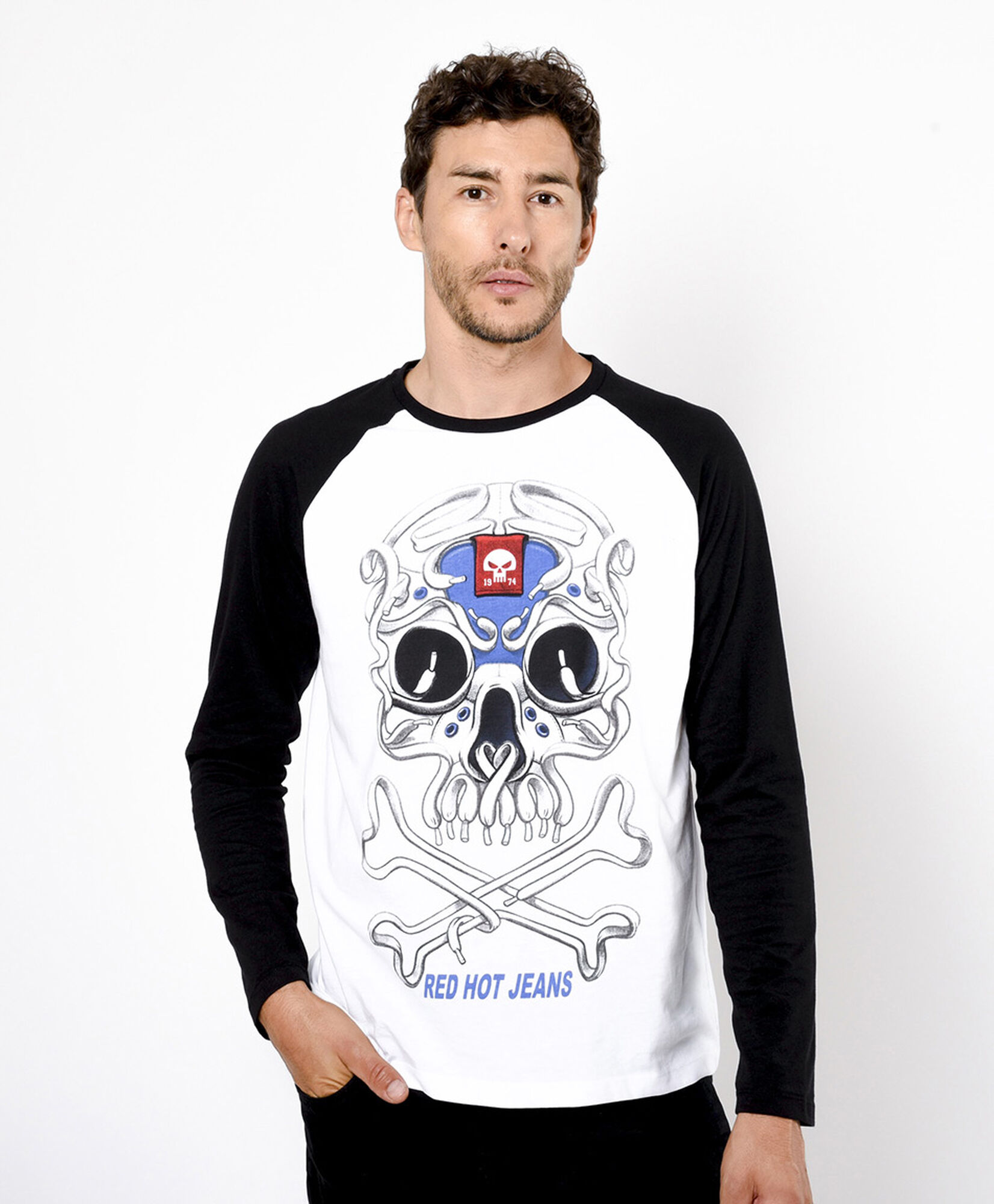 Polera hombre calavera bicolor Polera hombre calavera bicolor