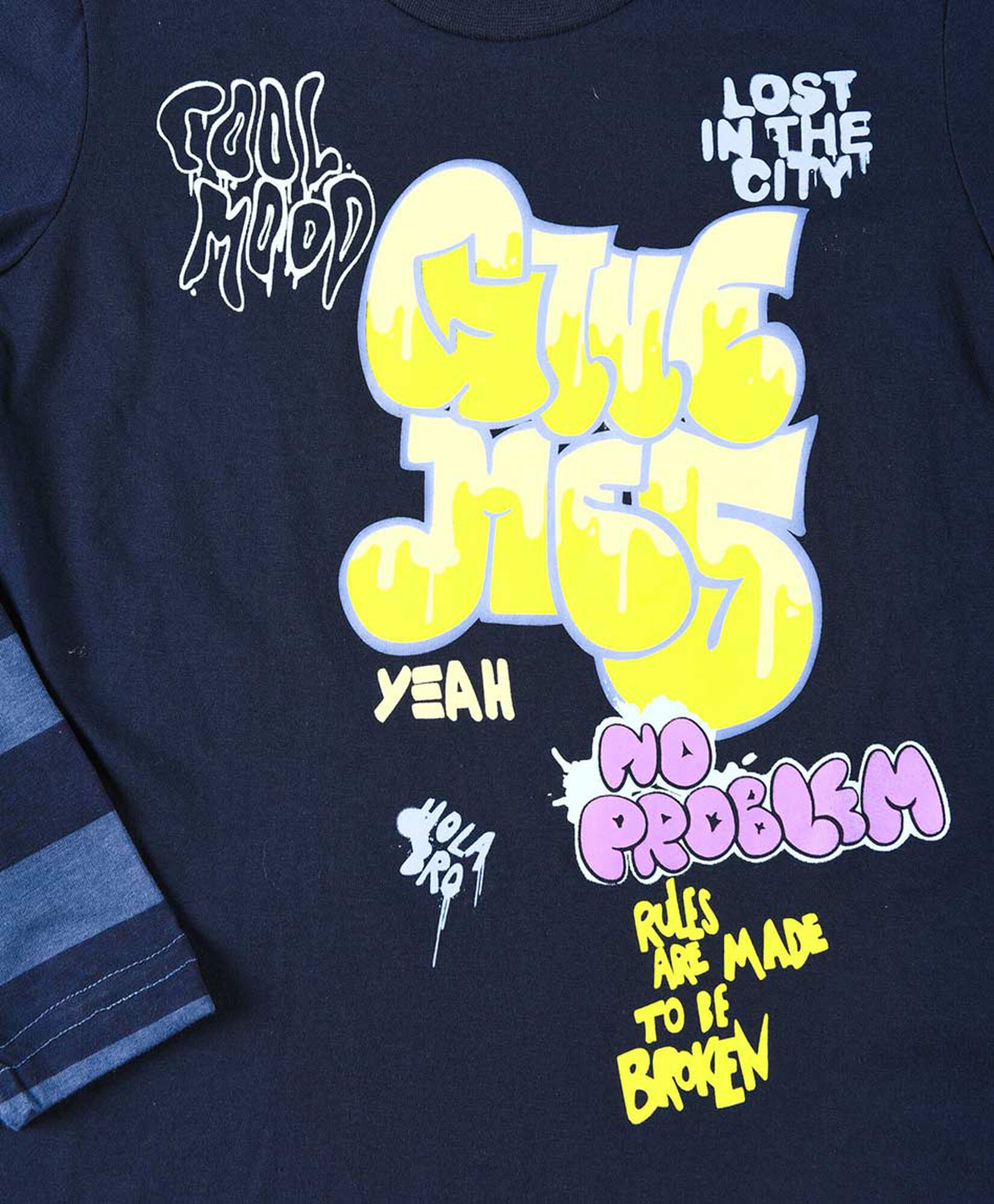 Polera niño graffiti rayas Polera niño graffiti rayas