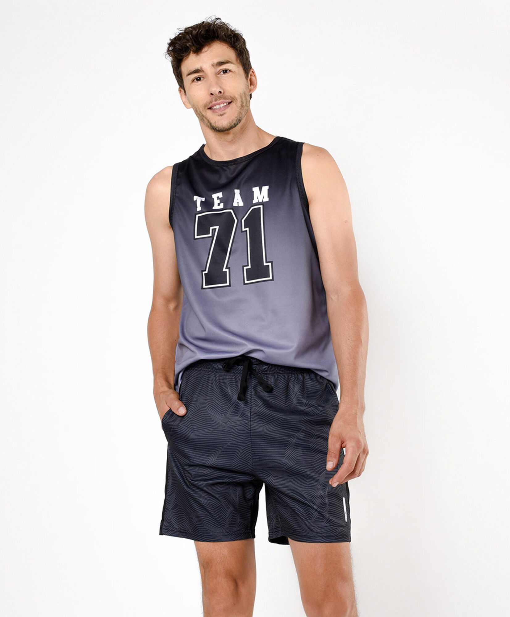 Short deportivo hombre líneas Short deportivo hombre líneas