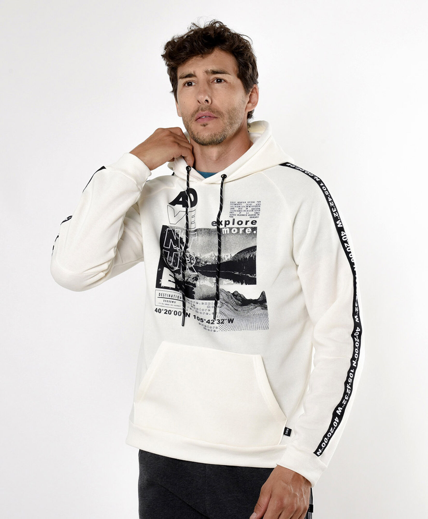 Polerón deportivo hombre franja en mangas Polerón deportivo hombre franja en mangas