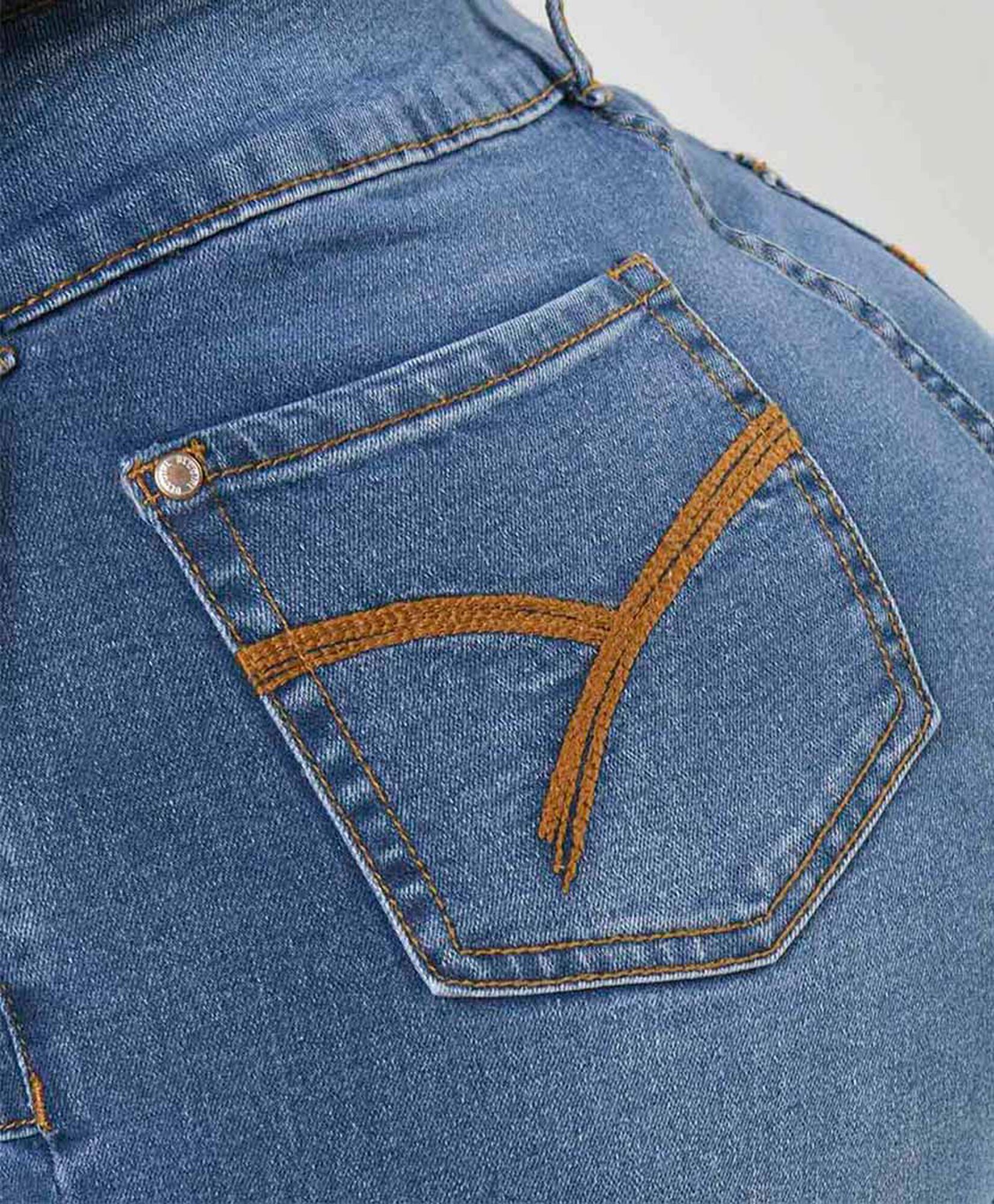 Jeans mujer bolsillos cuadrados flare Jeans mujer bolsillos cuadrados flare