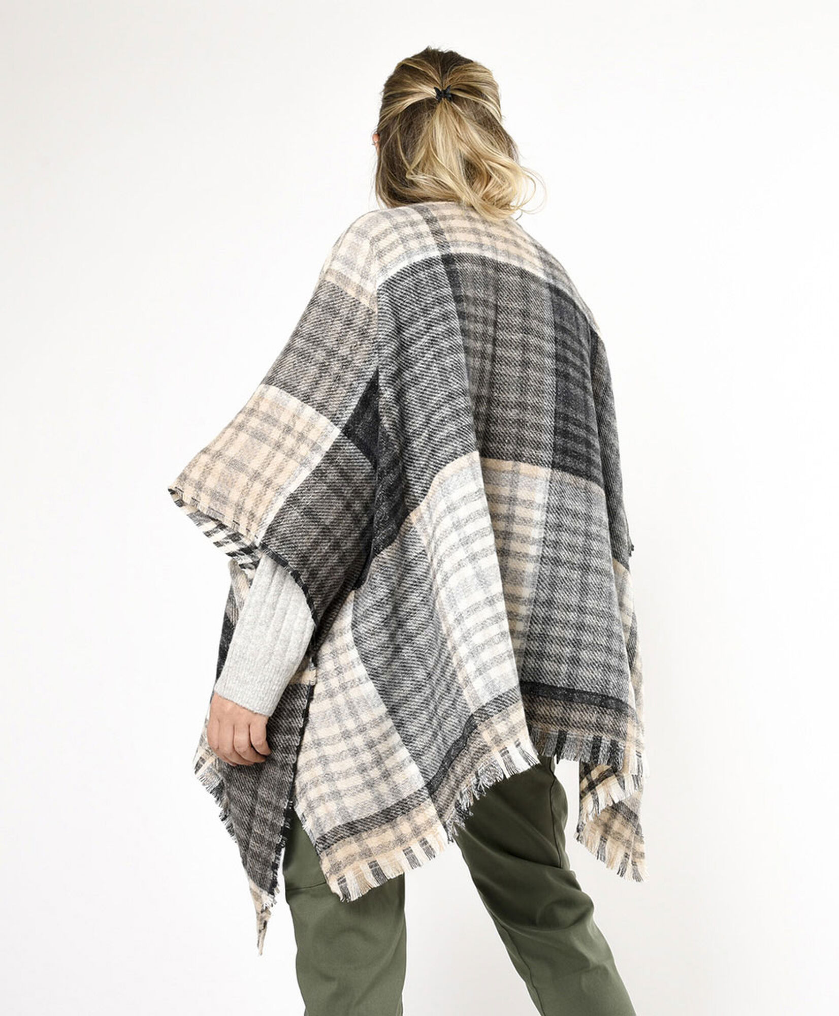 Poncho mujer cuadros brillos Poncho mujer cuadros brillos
