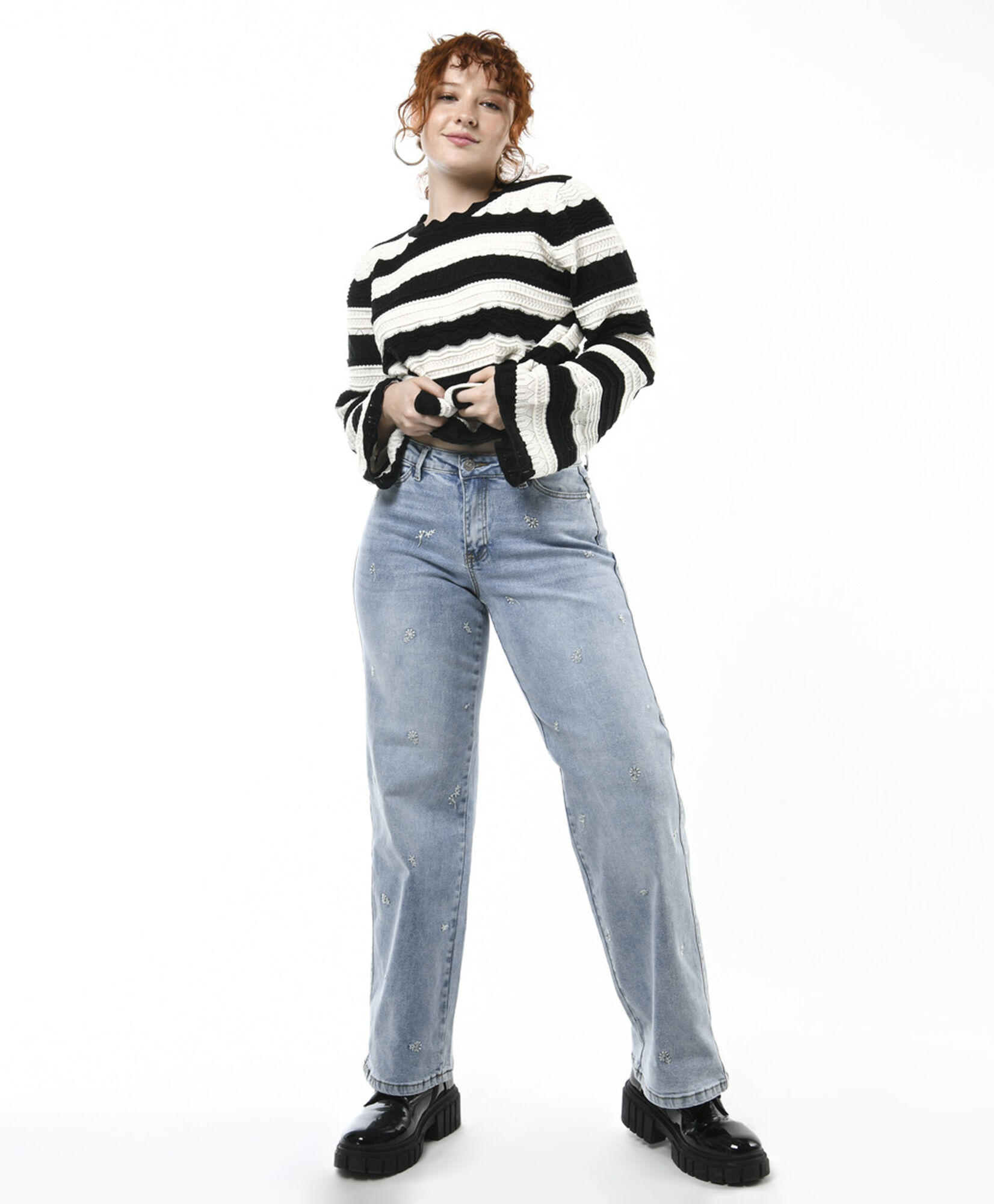 Jeans mujer flores bordadas wide Jeans mujer flores bordadas wide
