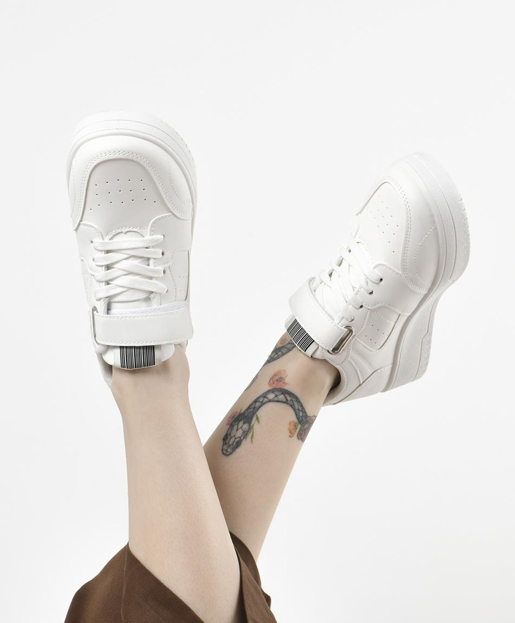 Zapatilla mujer velcro Zapatilla mujer velcro