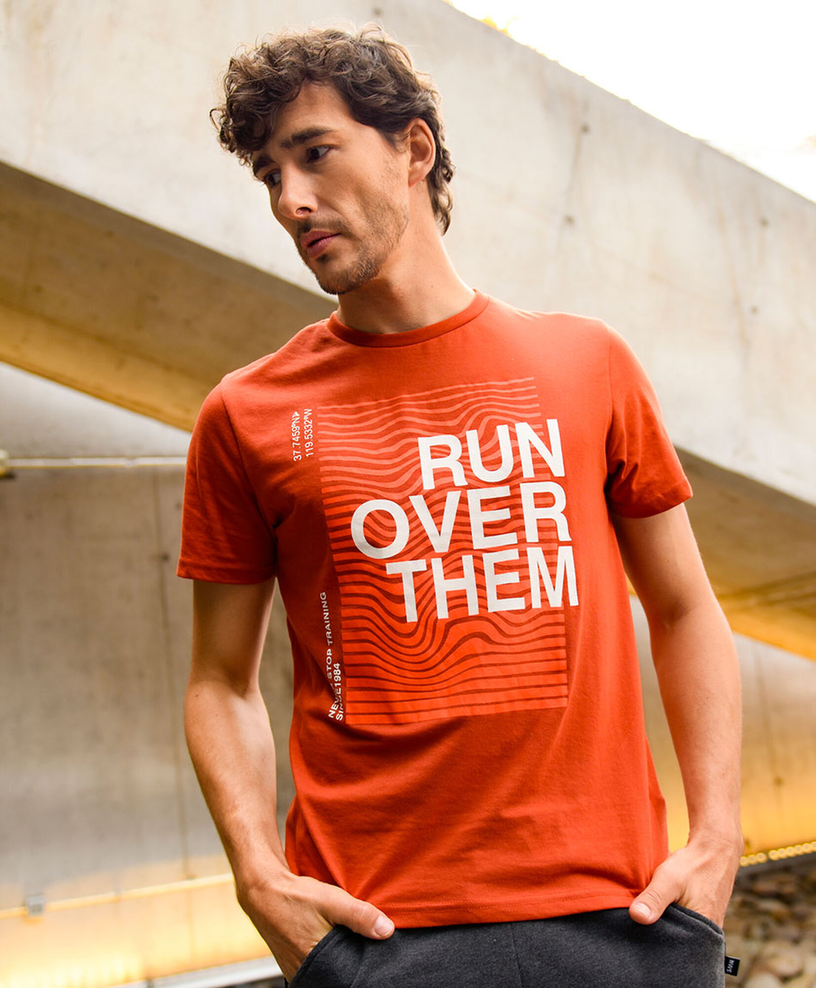Polera deportiva hombre run Polera deportiva hombre run