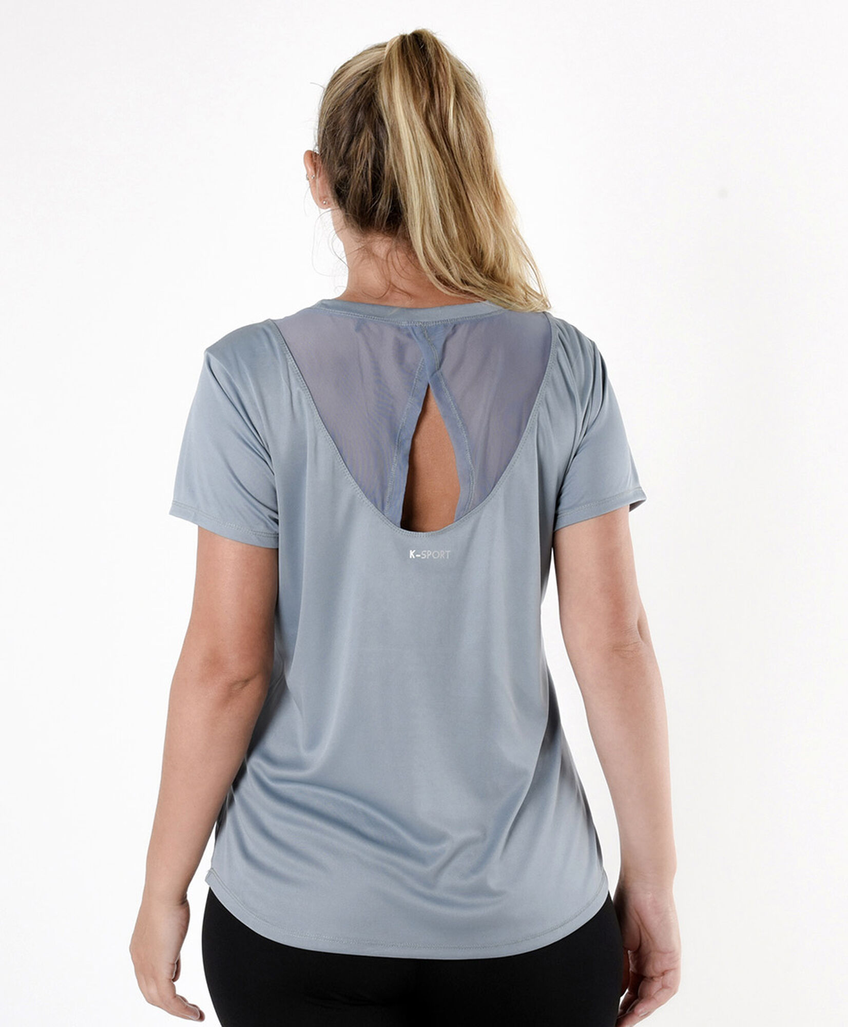 Polera deportiva mujer flores transparencias Polera deportiva mujer flores transparencias