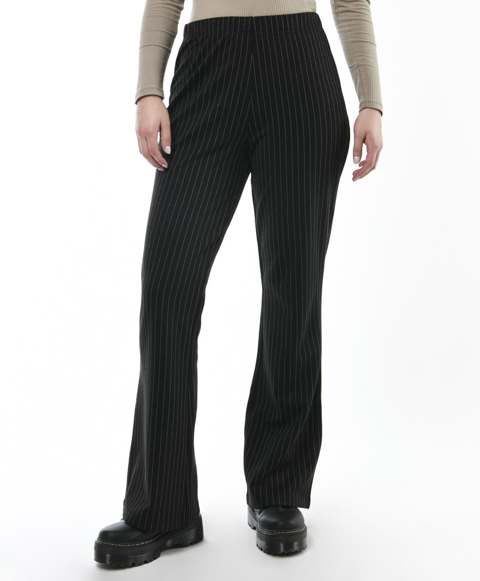 Pantalón mujer líneas flare Pantalón mujer líneas flare