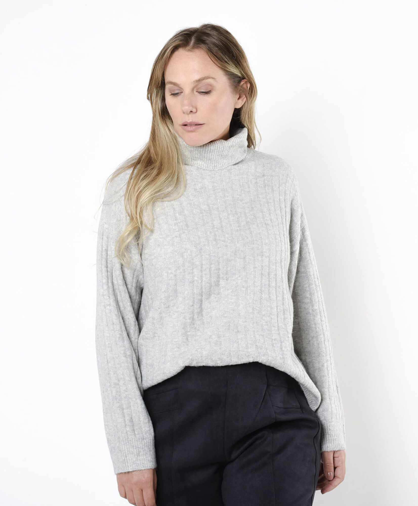 Sweater mujer cuello alto Sweater mujer cuello alto