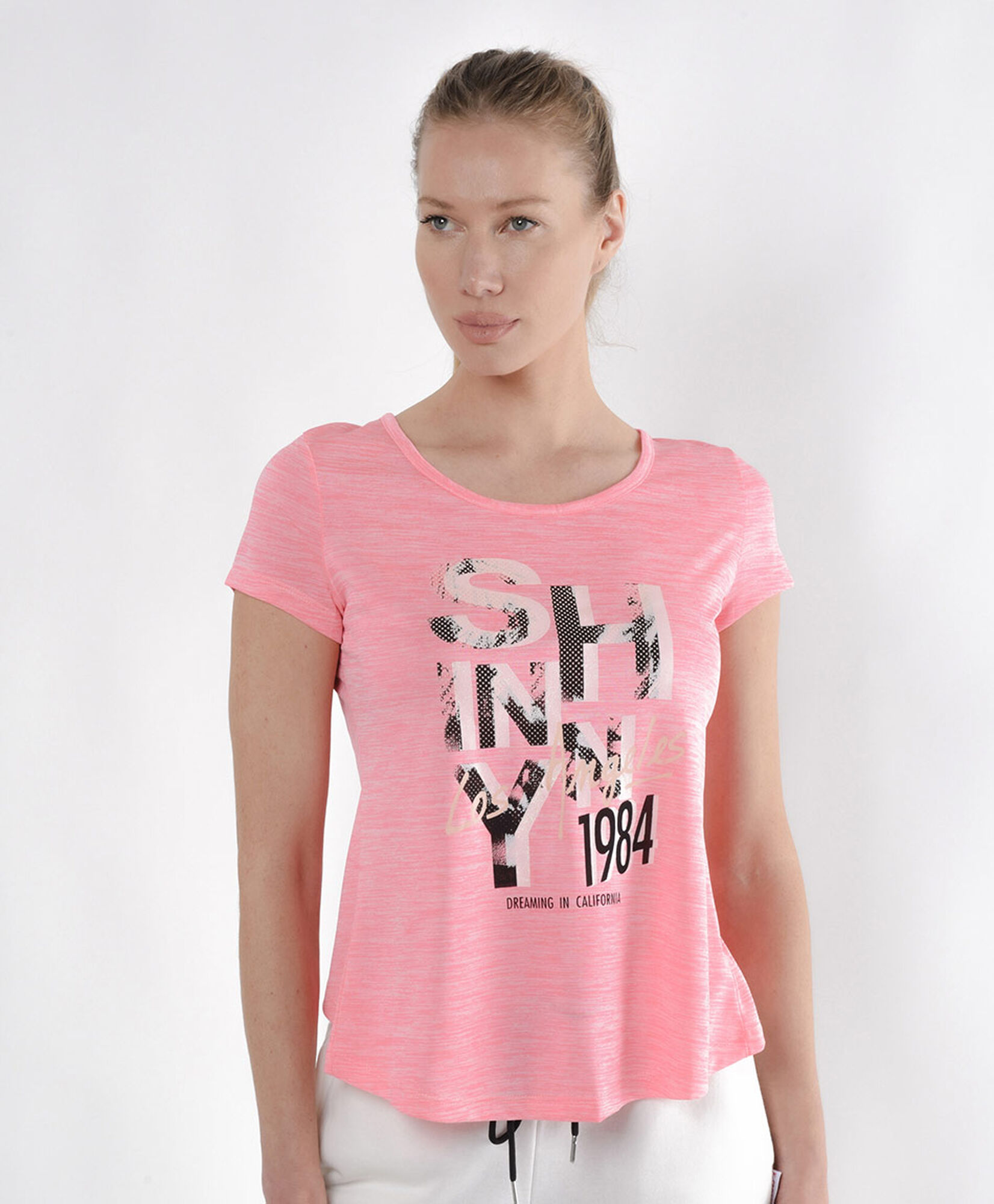 Polera deportiva mujer sustentable espalda abierta Polera deportiva mujer sustentable espalda abierta