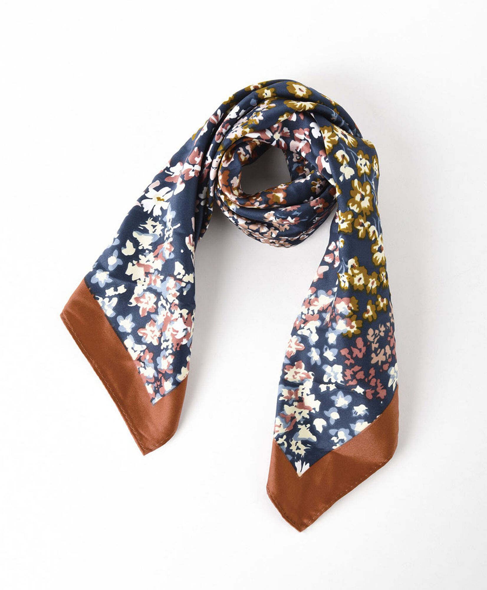 Pañuelo mujer floreado Pañuelo mujer floreado