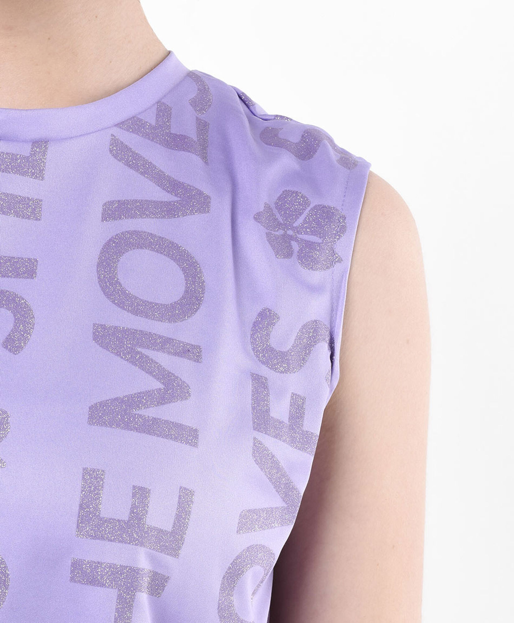 Polera deportiva mujer texto y brillos Polera deportiva mujer texto y brillos