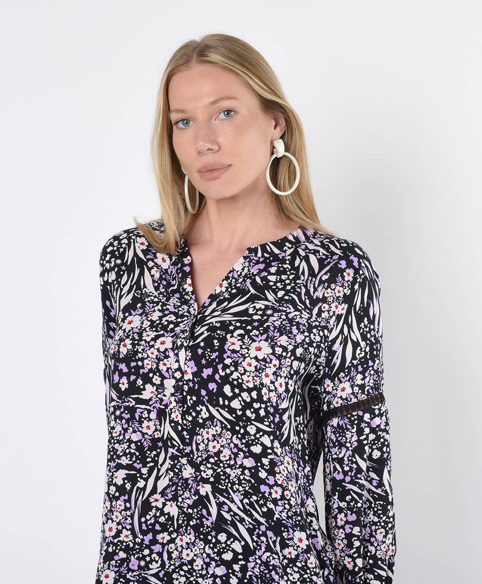 Blusa mujer floreada detalles encaje Blusa mujer floreada detalles encaje