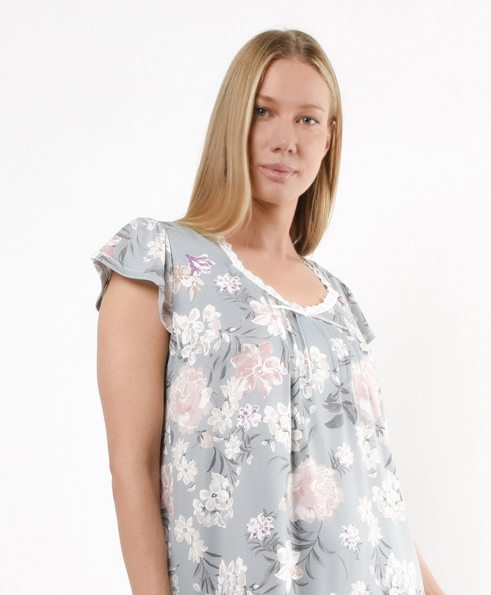 Camisa de dormir floreada encajes Camisa de dormir floreada encajes