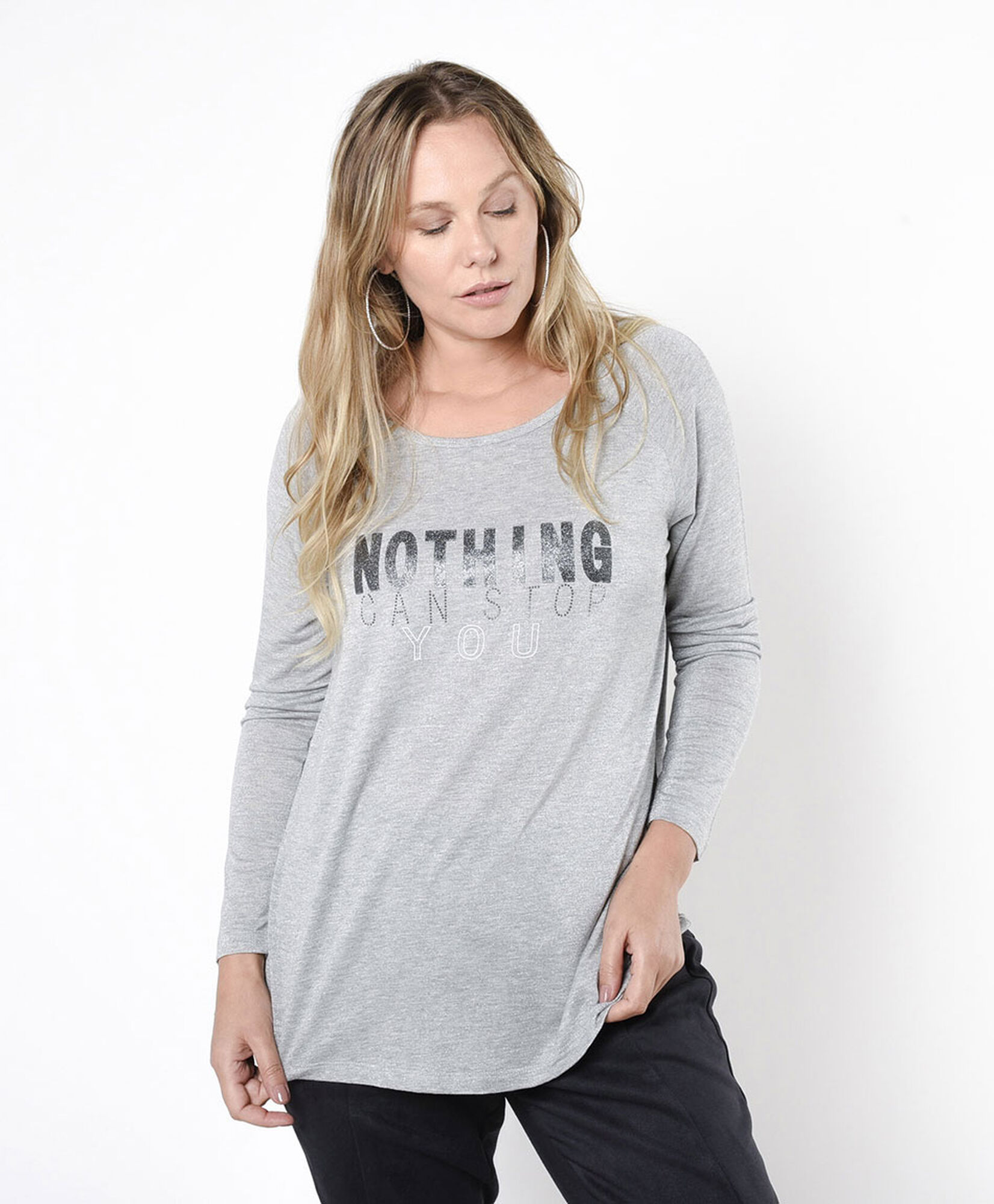 Polera mujer texto brillos Polera mujer texto brillos