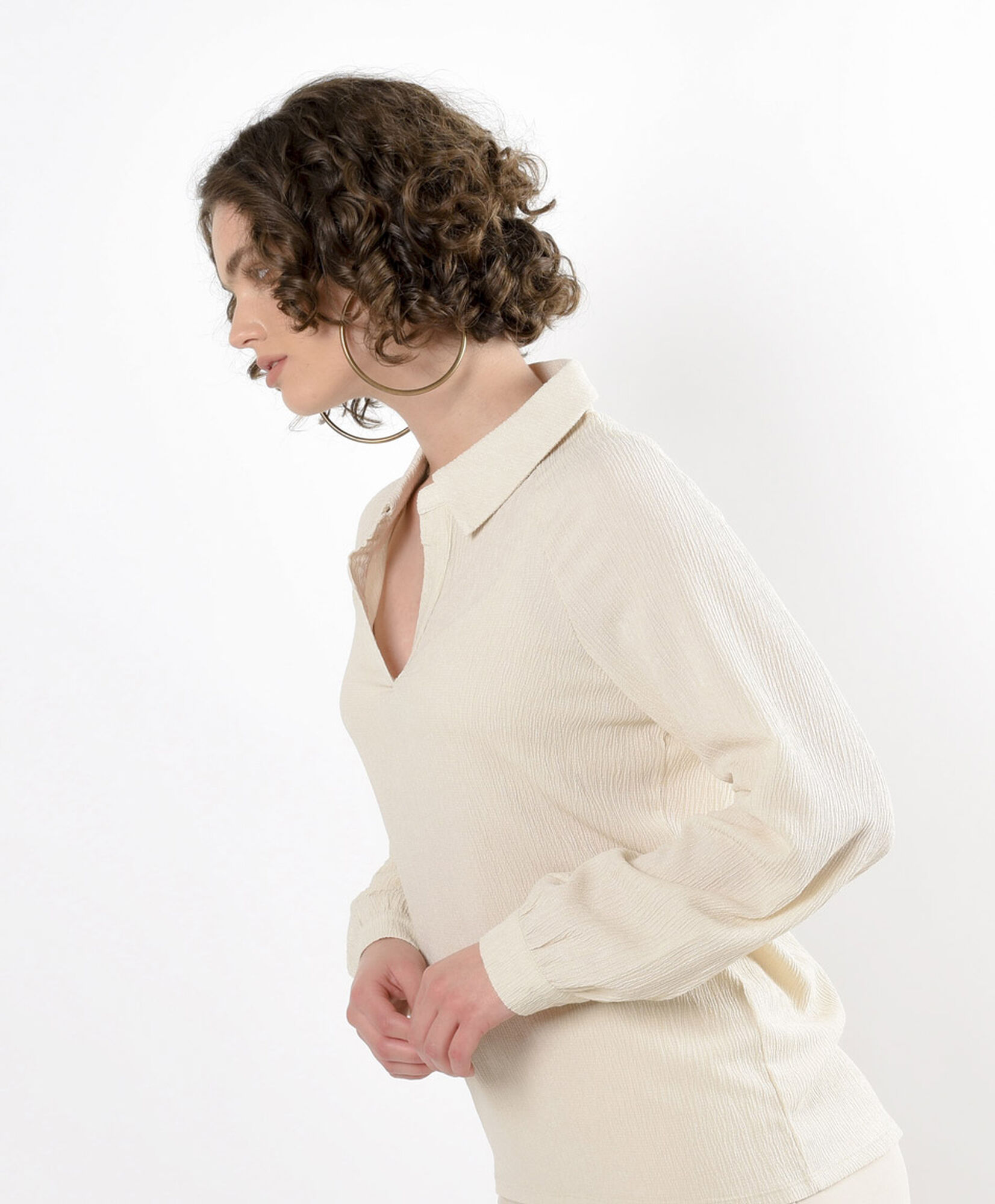 Blusa mujer texturizada con cuello Blusa mujer texturizada con cuello