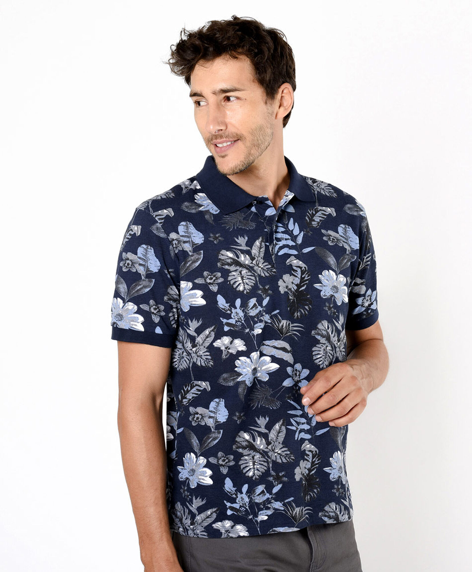 Polera hombre floreada cuello piqué Polera hombre floreada cuello piqué