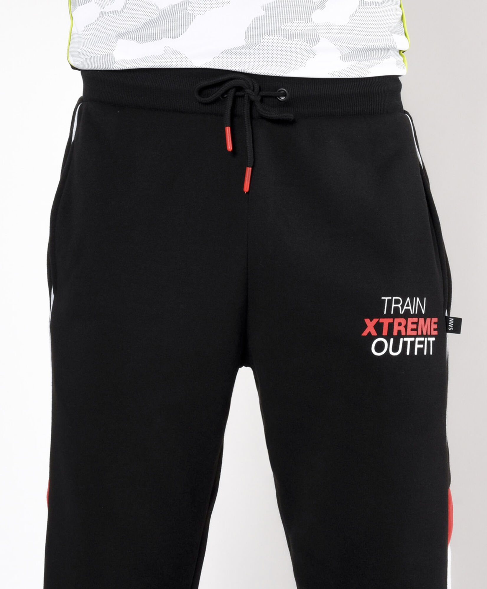 Pantalón de buzo hombre texto Pantalón de buzo hombre texto