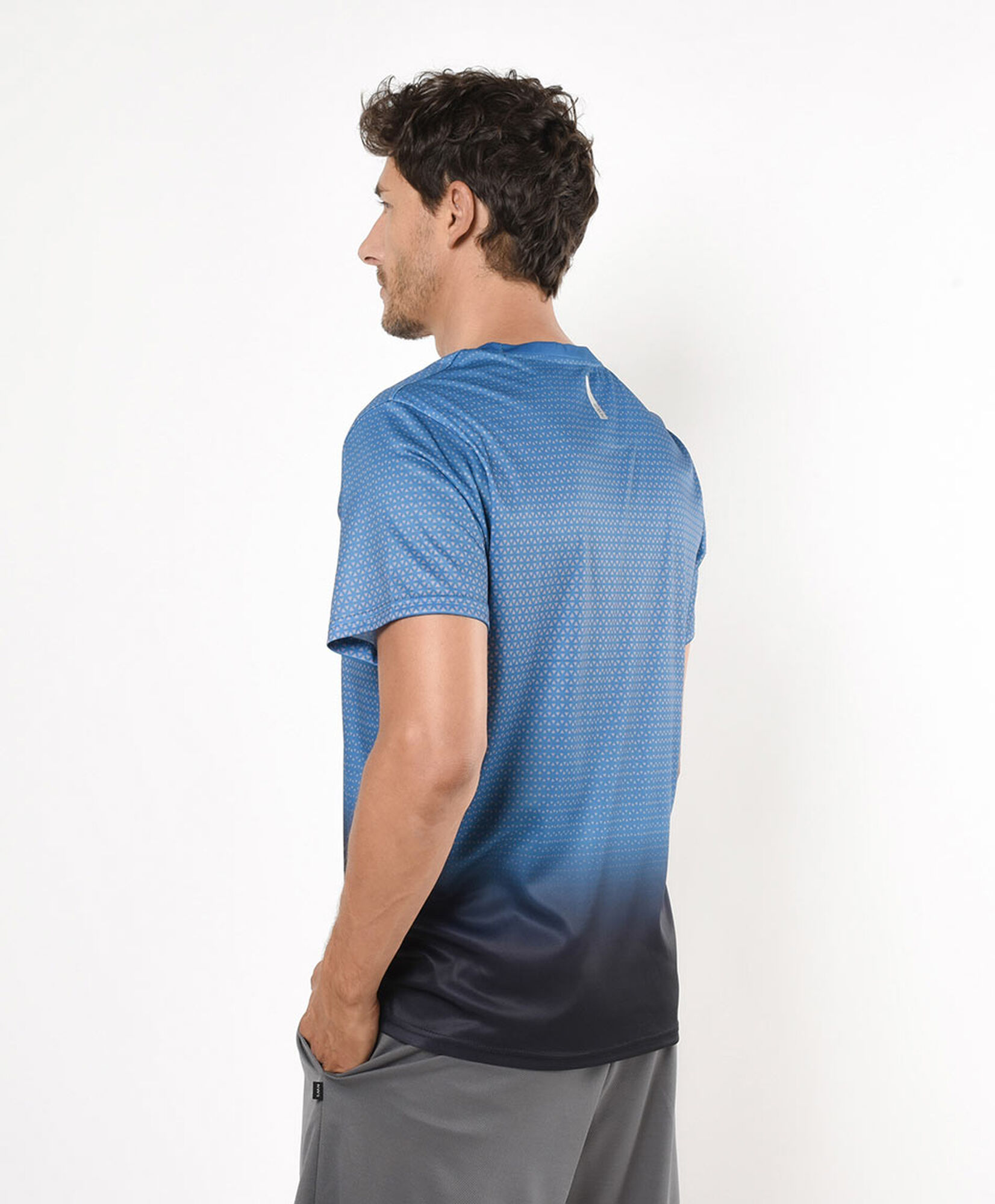 Polera deportiva hombre degradé Polera deportiva hombre degradé