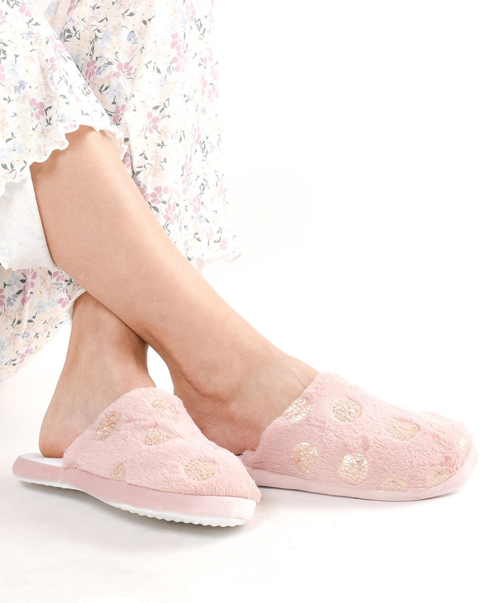 Pantufla mujer círculos dorados Pantufla mujer círculos dorados