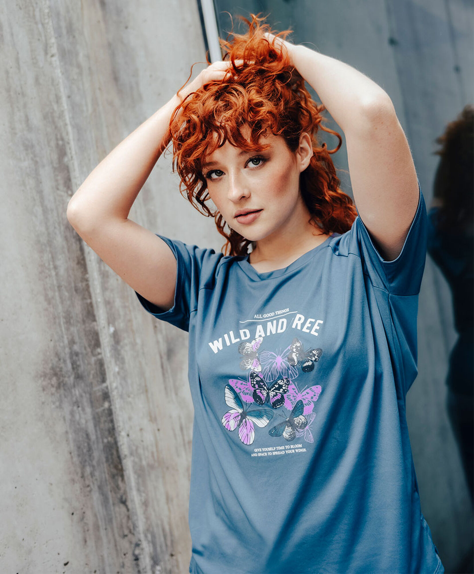 Polera deportiva mujer mariposas Polera deportiva mujer mariposas