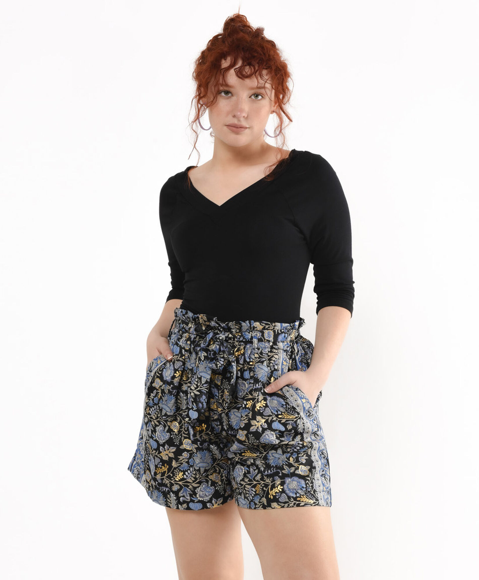 Short mujer flores y hojas lazo Short mujer flores y hojas lazo