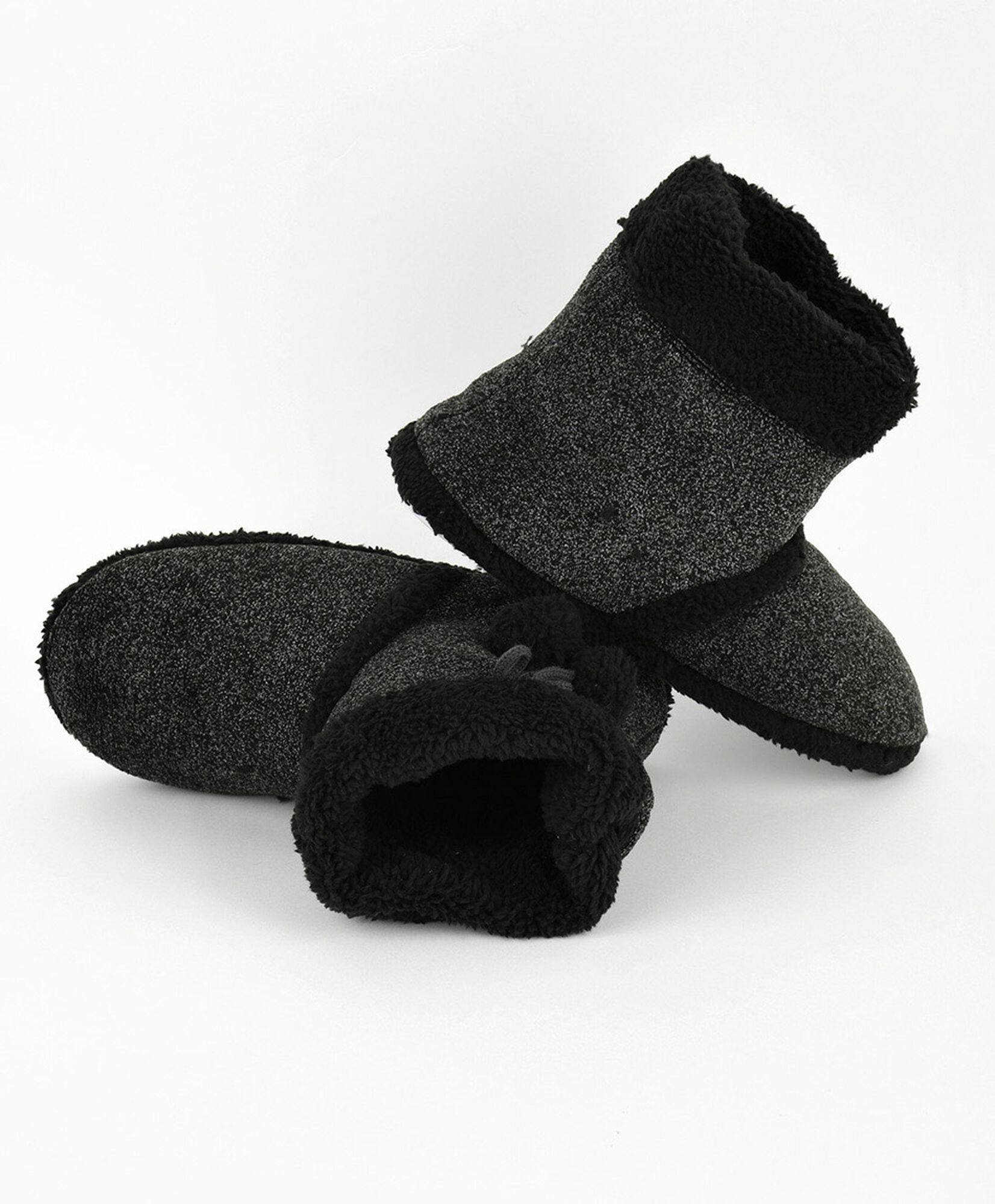 Pantufla mujer chiporro negra caña alta Pantufla mujer chiporro negra caña alta