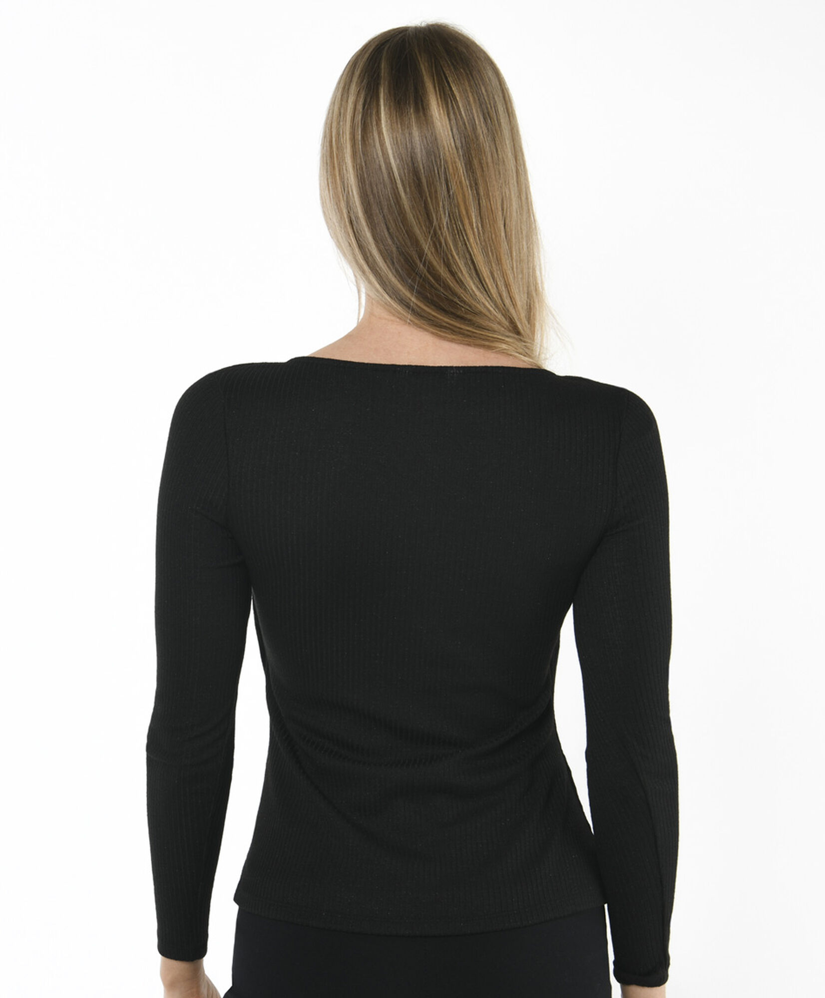 Polera mujer escote y brillos Polera mujer escote y brillos
