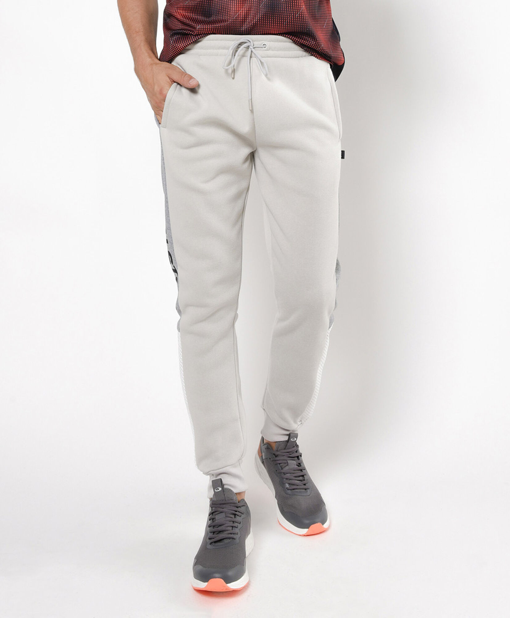 Pantalón de buzo hombre franjas laterales slim fit Pantalón de buzo hombre franjas laterales slim fit