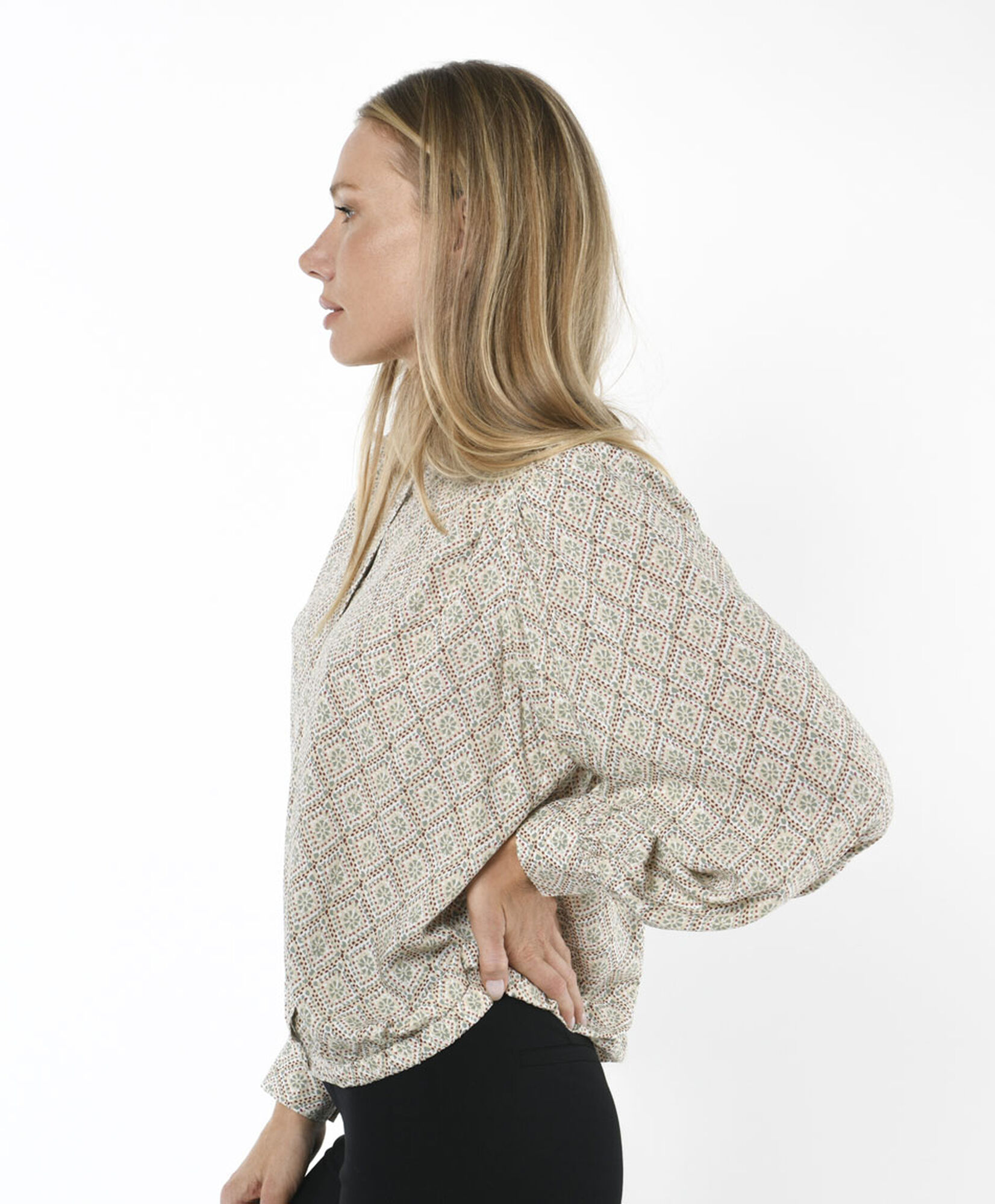 Blusa mujer englobada estampada Blusa mujer englobada estampada