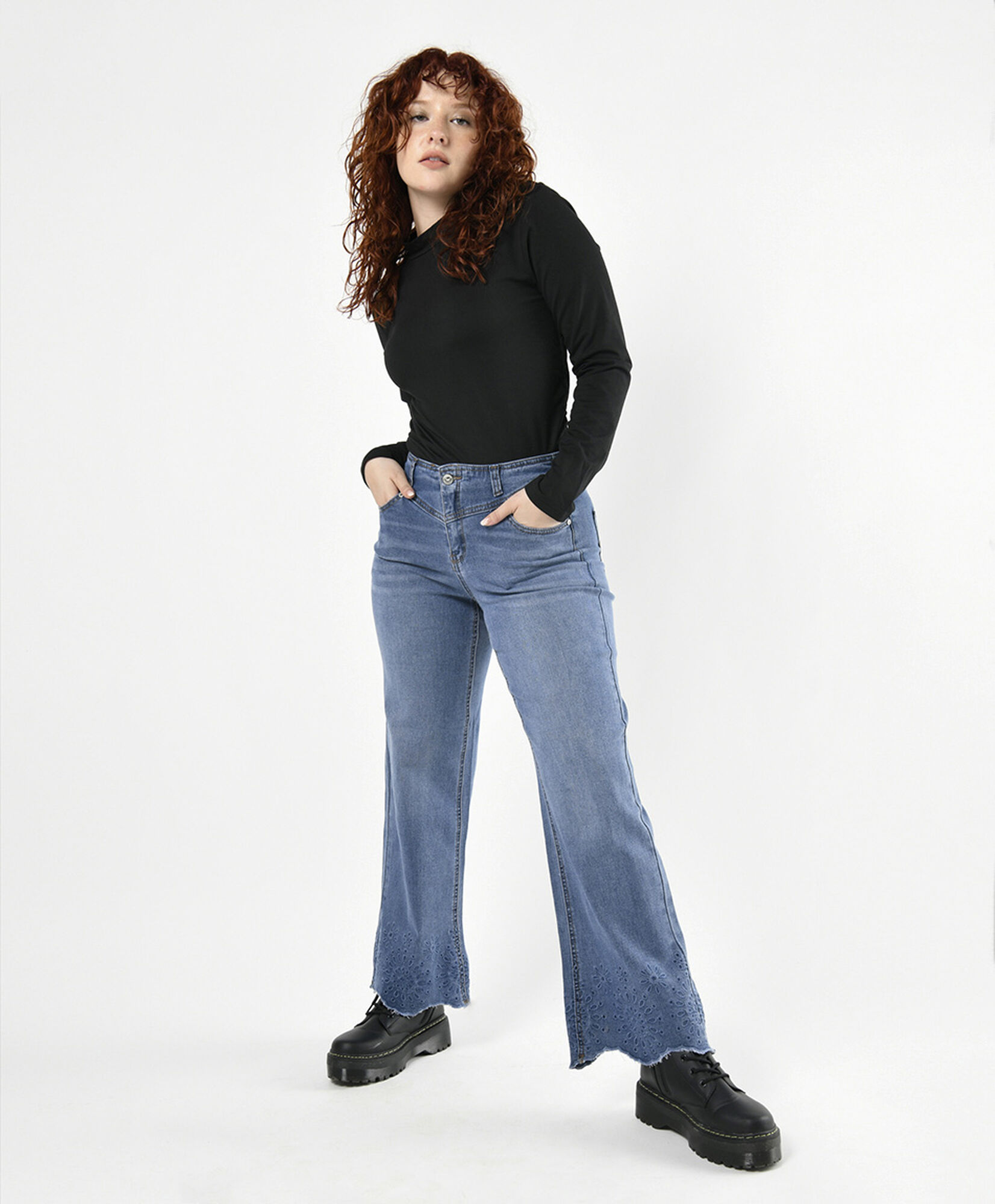 Jeans mujer basta bordada Jeans mujer basta bordada