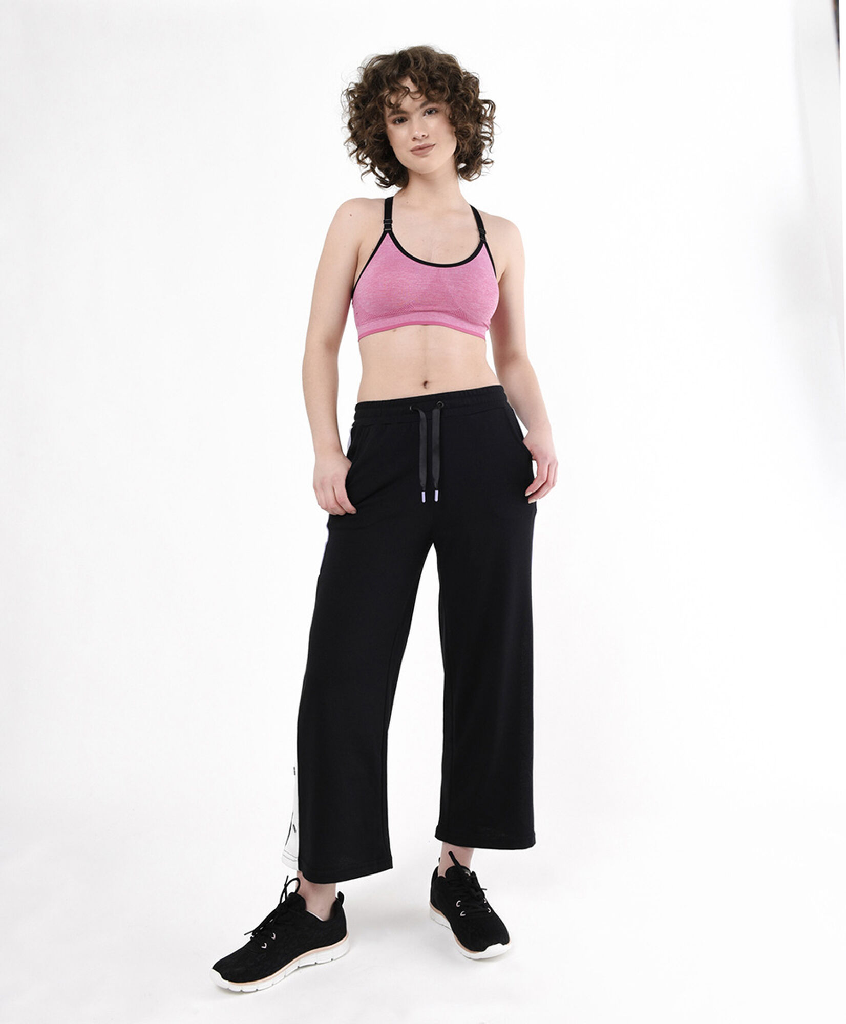 Pantalón deportivo mujer botones laterales recto Pantalón deportivo mujer botones laterales recto
