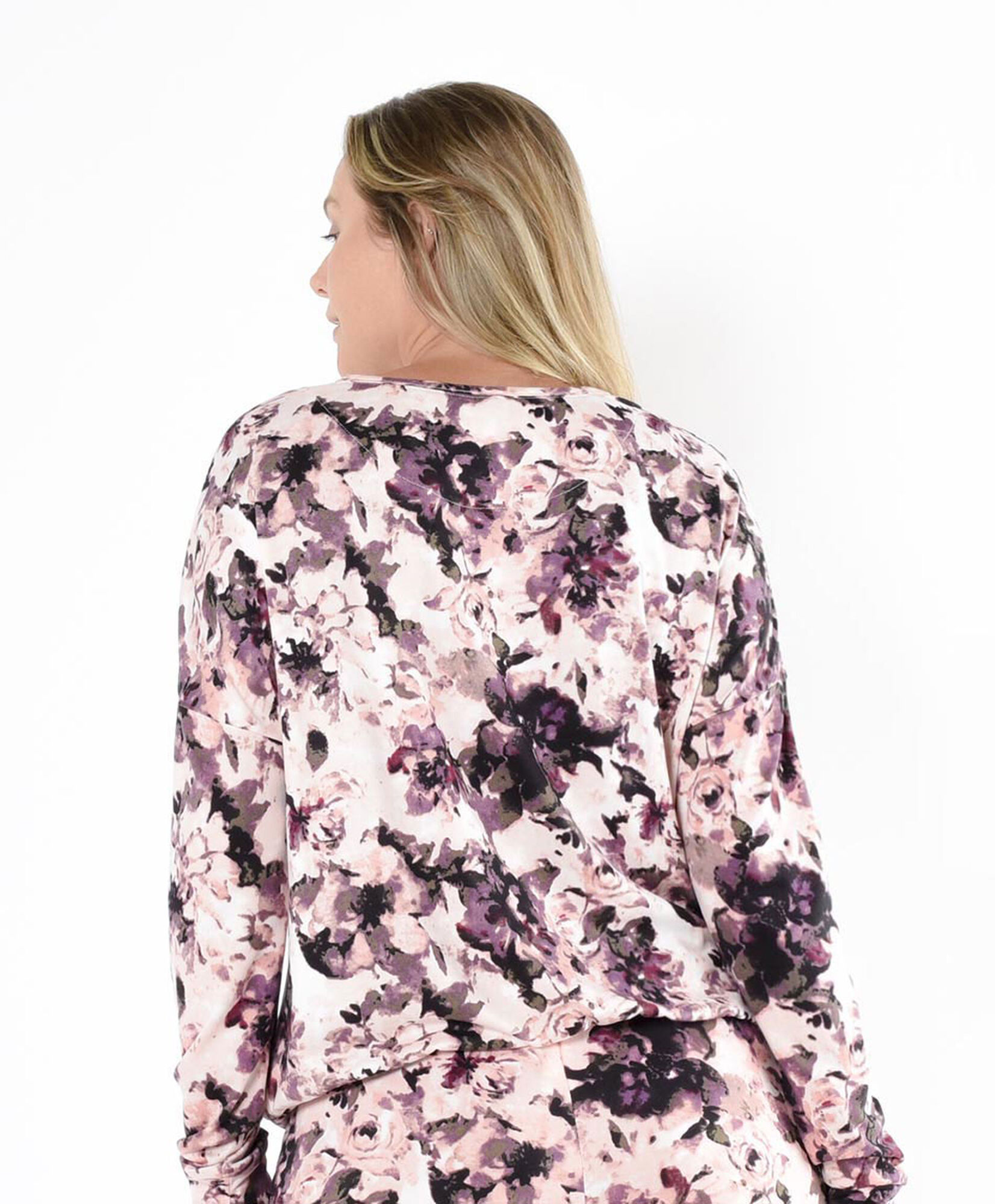 Pijama mujer diseño floreado rosado Pijama mujer diseño floreado rosado