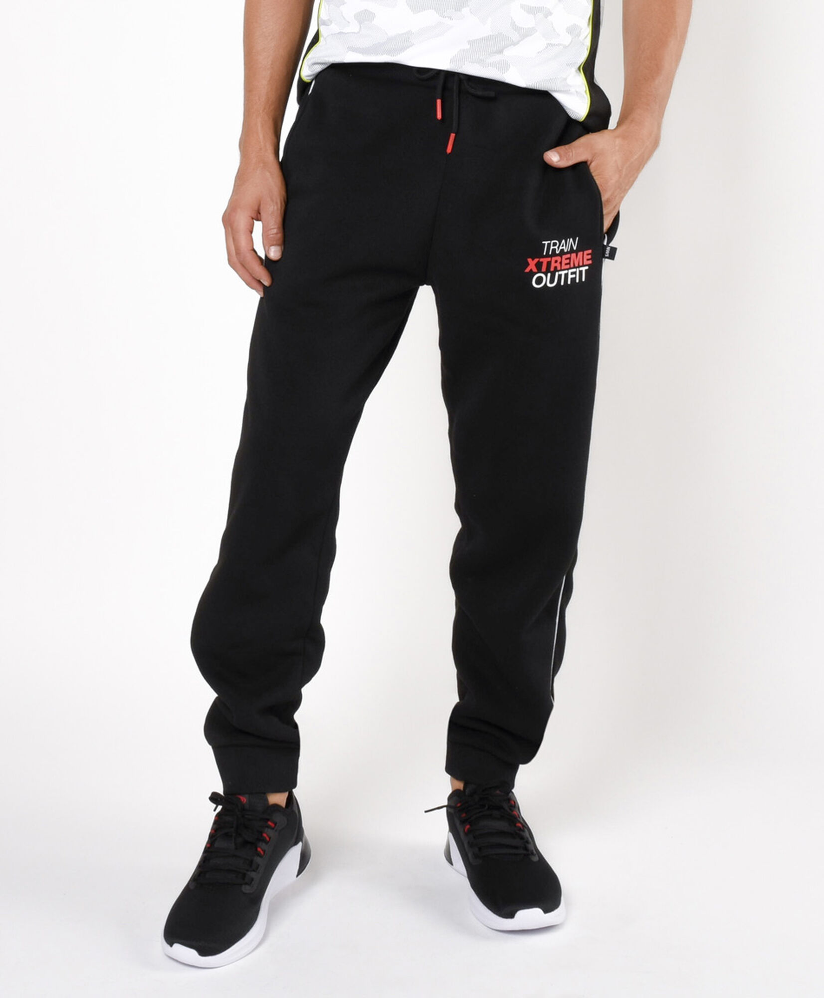Pantalón de buzo hombre texto Pantalón de buzo hombre texto