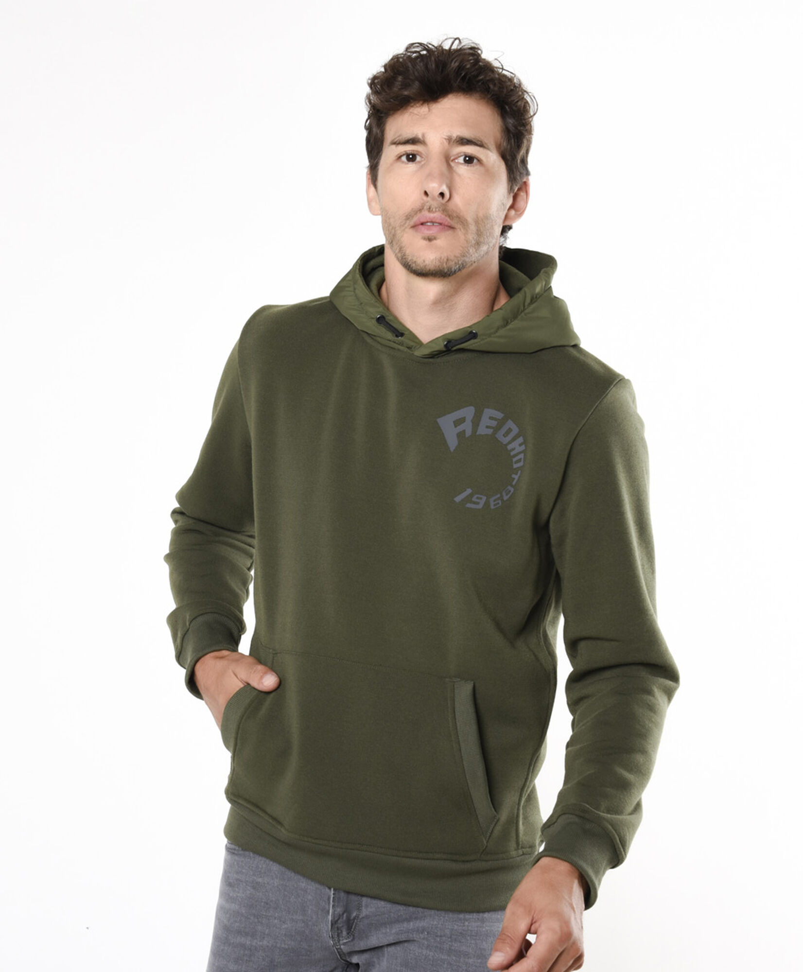 Polerón hombre liso con gorro Polerón hombre liso con gorro