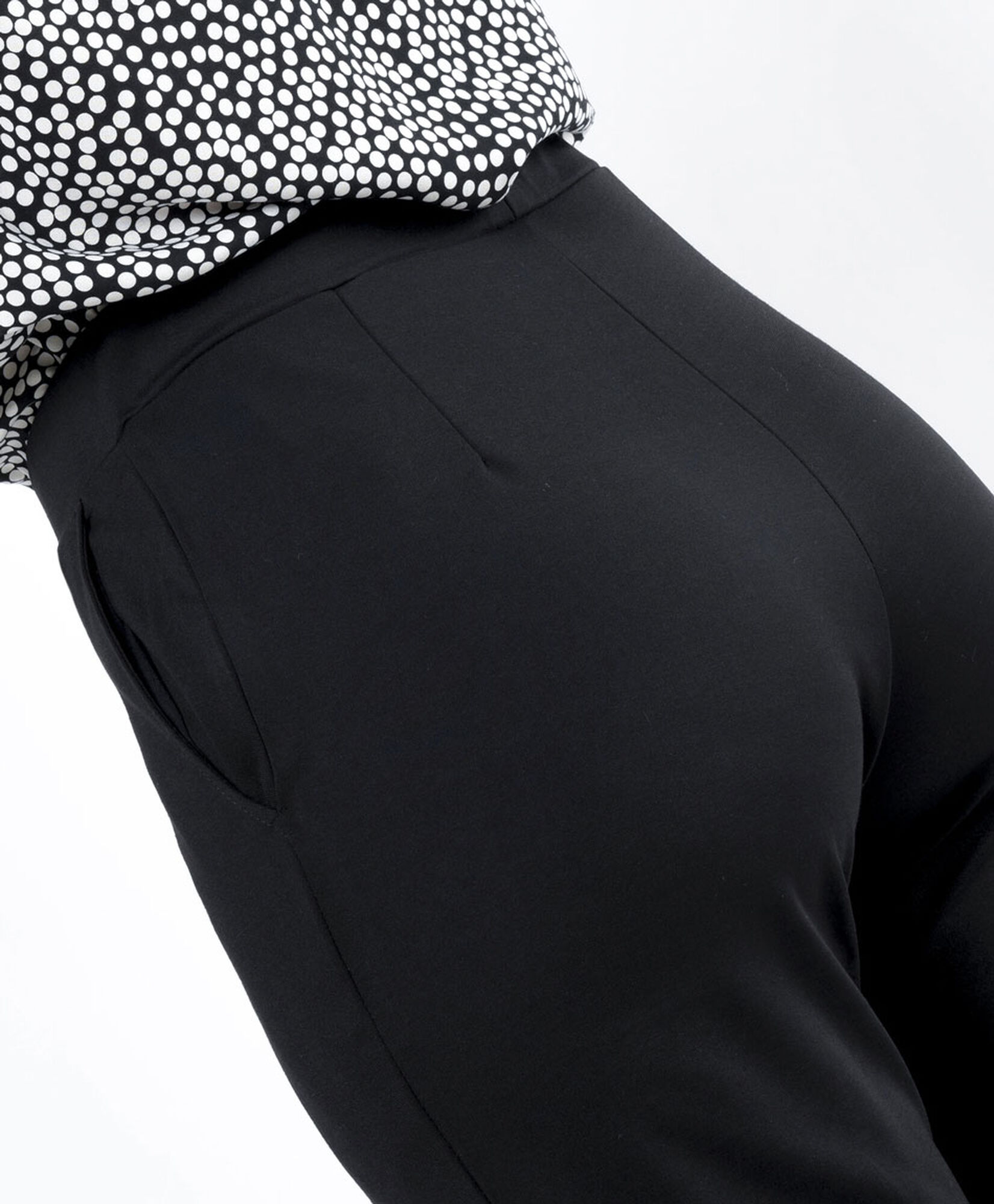 Pantalón mujer corte frontal Pantalón mujer corte frontal