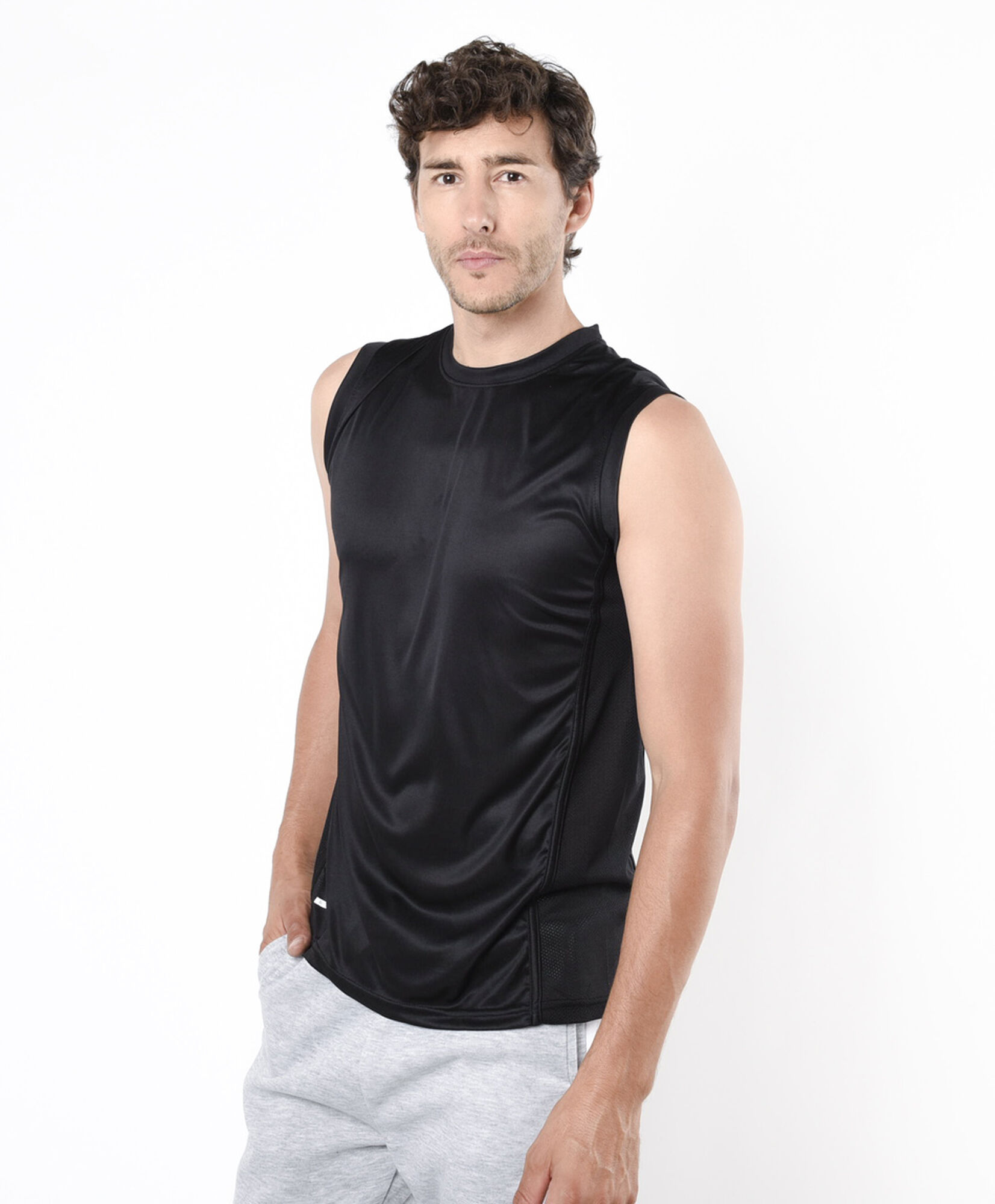 Polera deportiva hombre lisa negra sin mangas Polera deportiva hombre lisa negra sin mangas