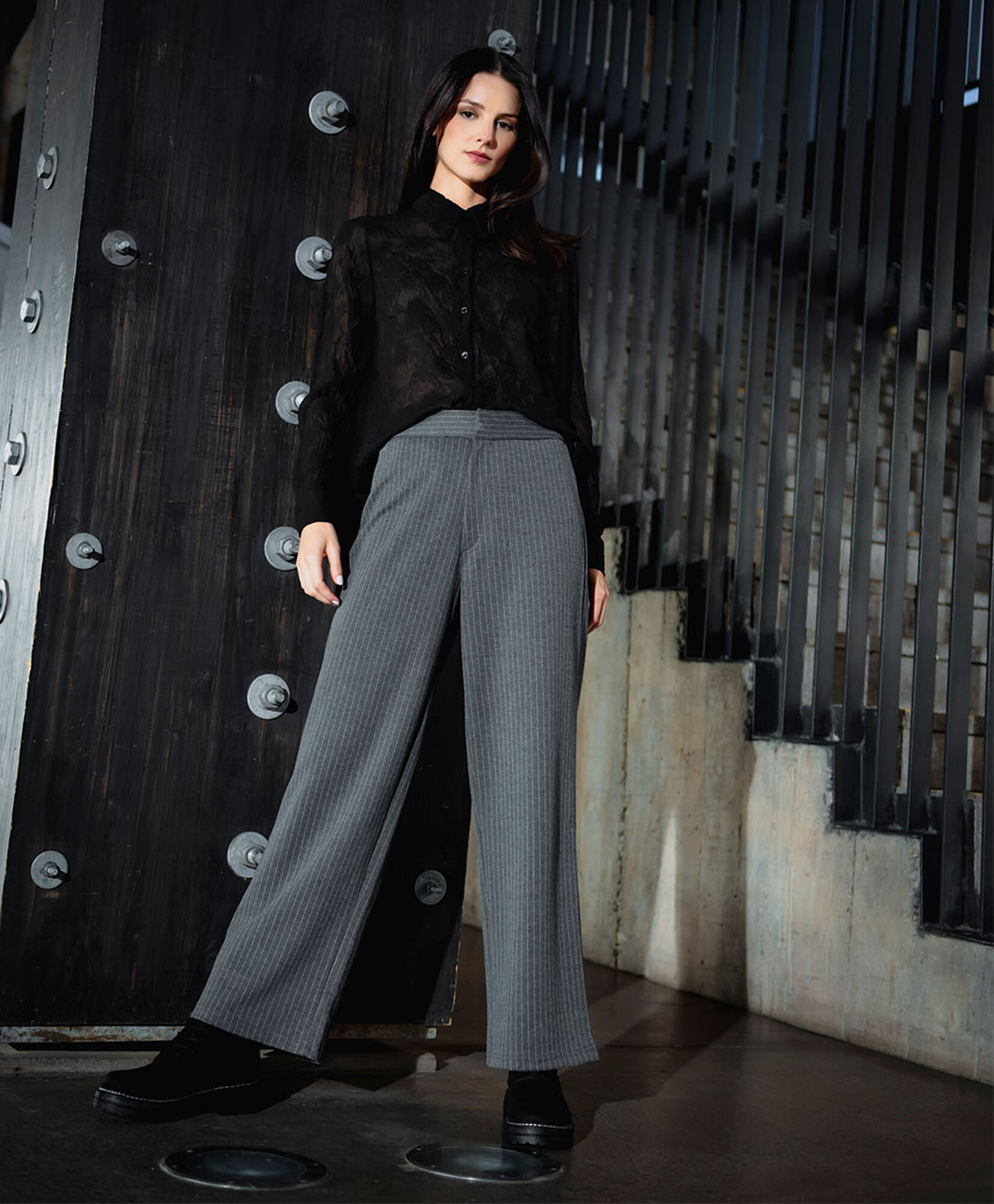 Pantalón mujer líneas Pantalón mujer líneas