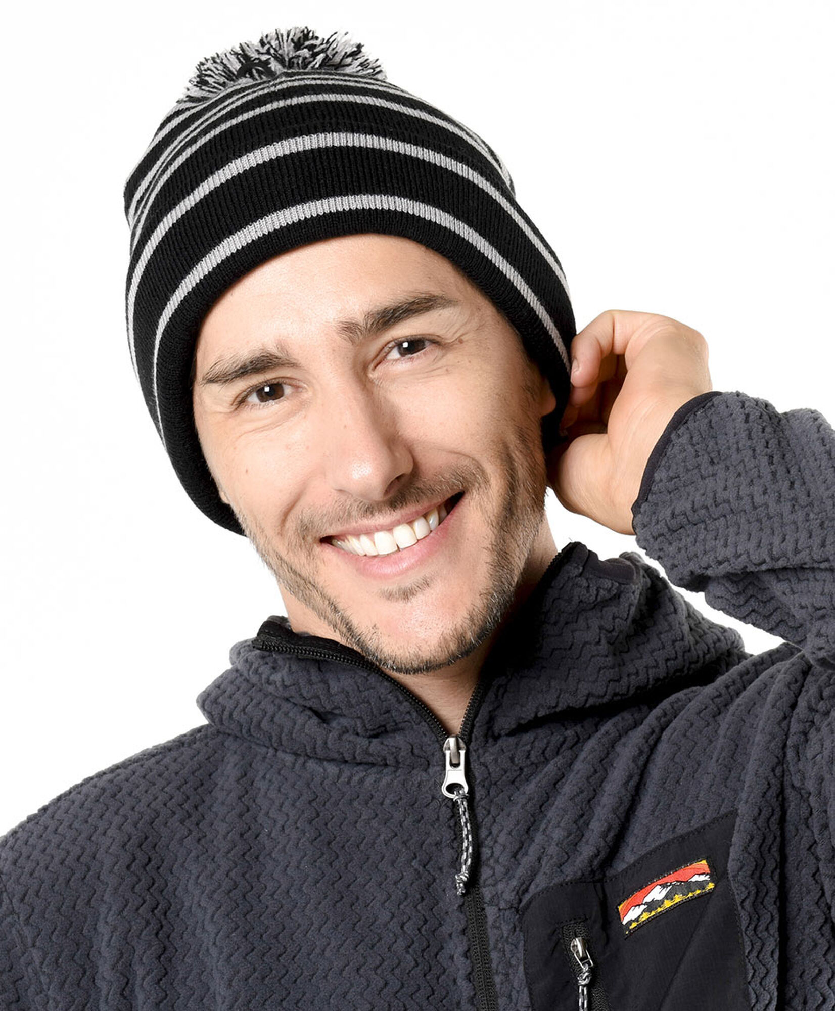 Gorro hombre tejido líneas pompon Gorro hombre tejido líneas pompon