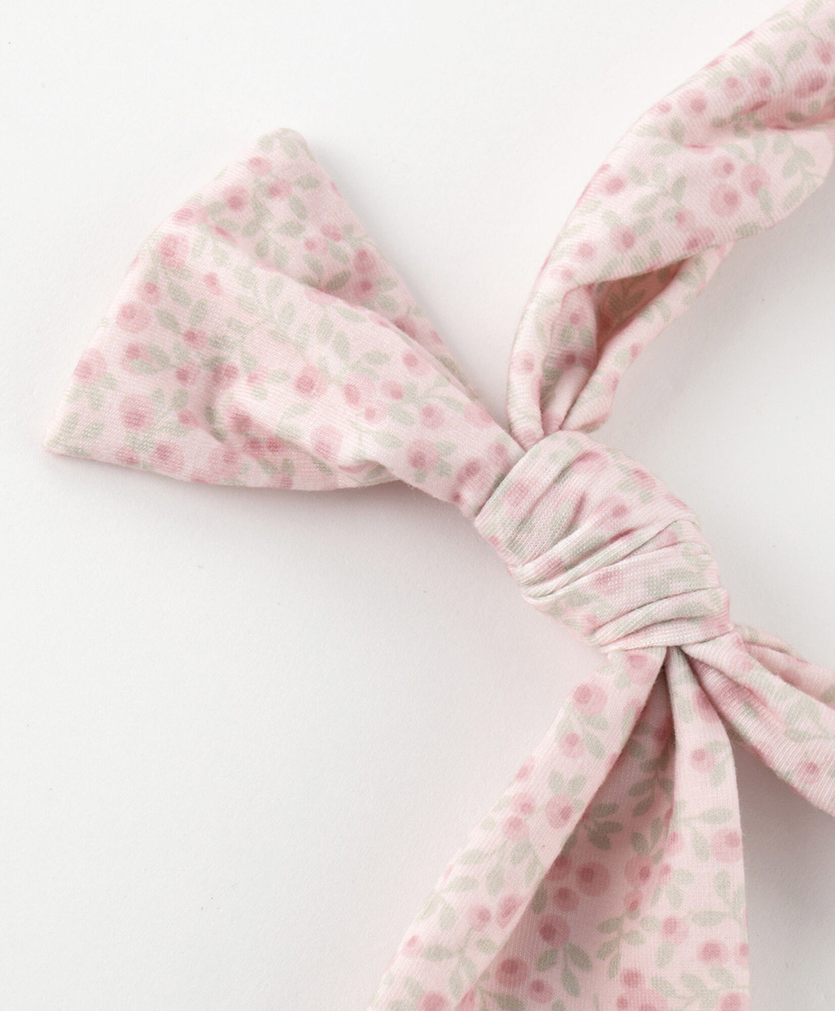 Cintillo bebé estilo bandana floreado Cintillo bebé estilo bandana floreado