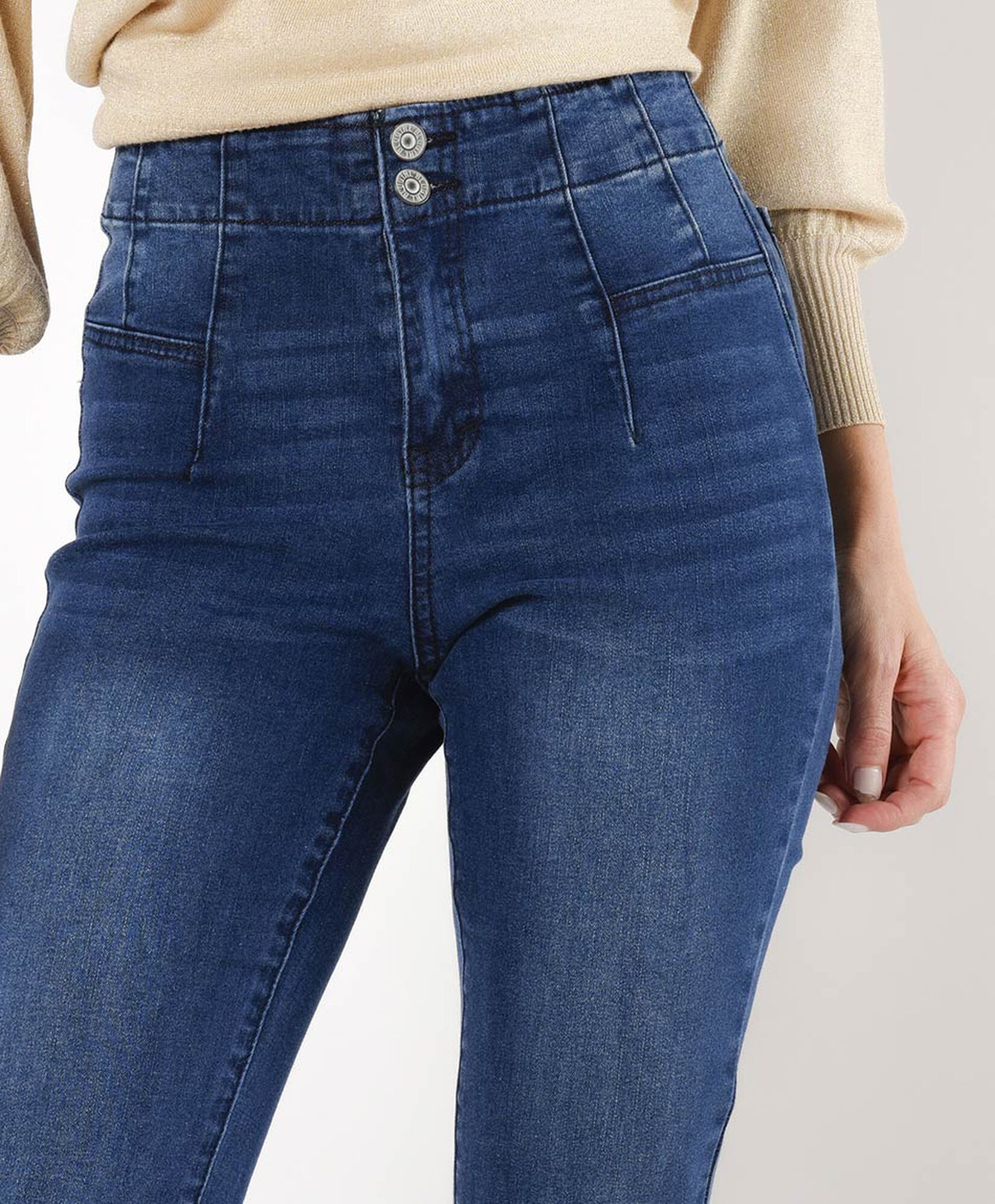 Jeans mujer pretina con pinzas flare Jeans mujer pretina con pinzas flare
