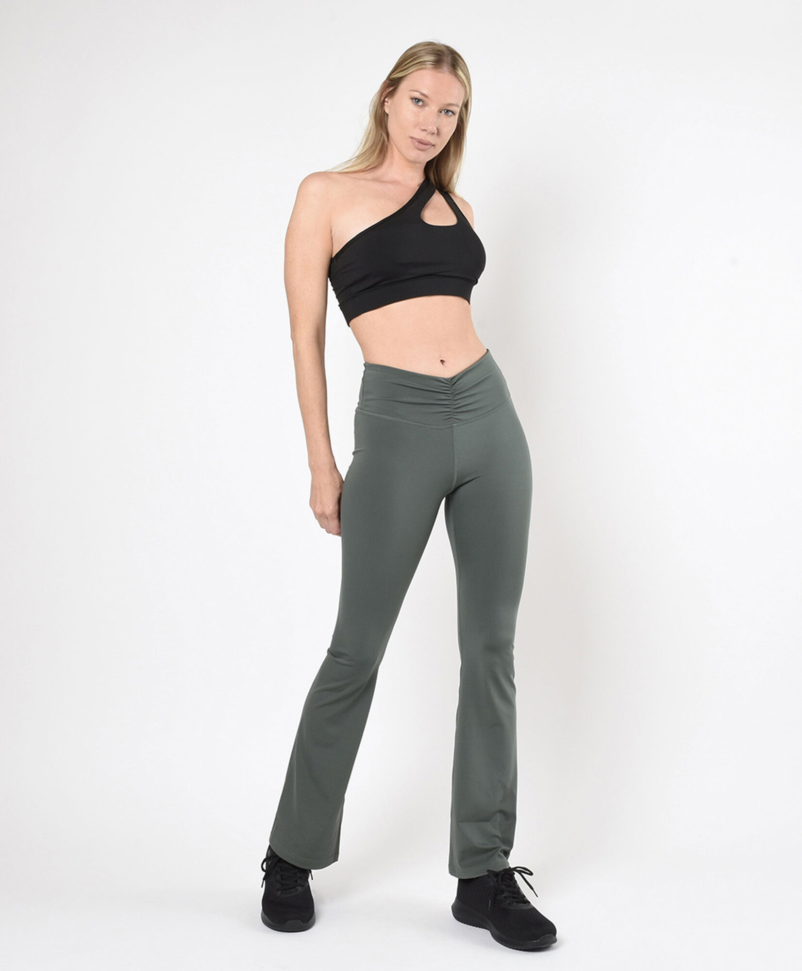 Calza mujer costura en pretina flare Calza mujer costura en pretina flare