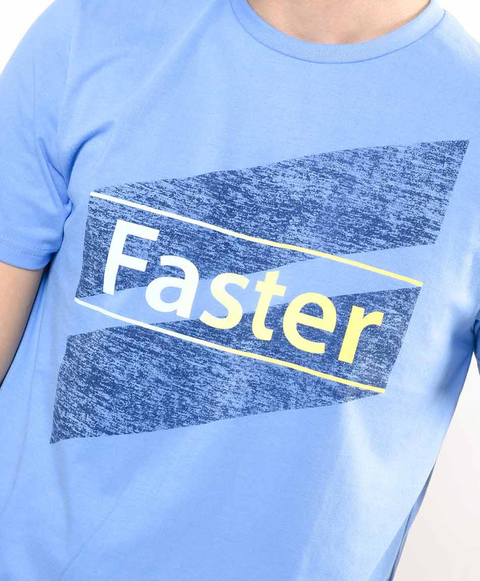 Polera deportiva hombre estampado faster Polera deportiva hombre estampado faster