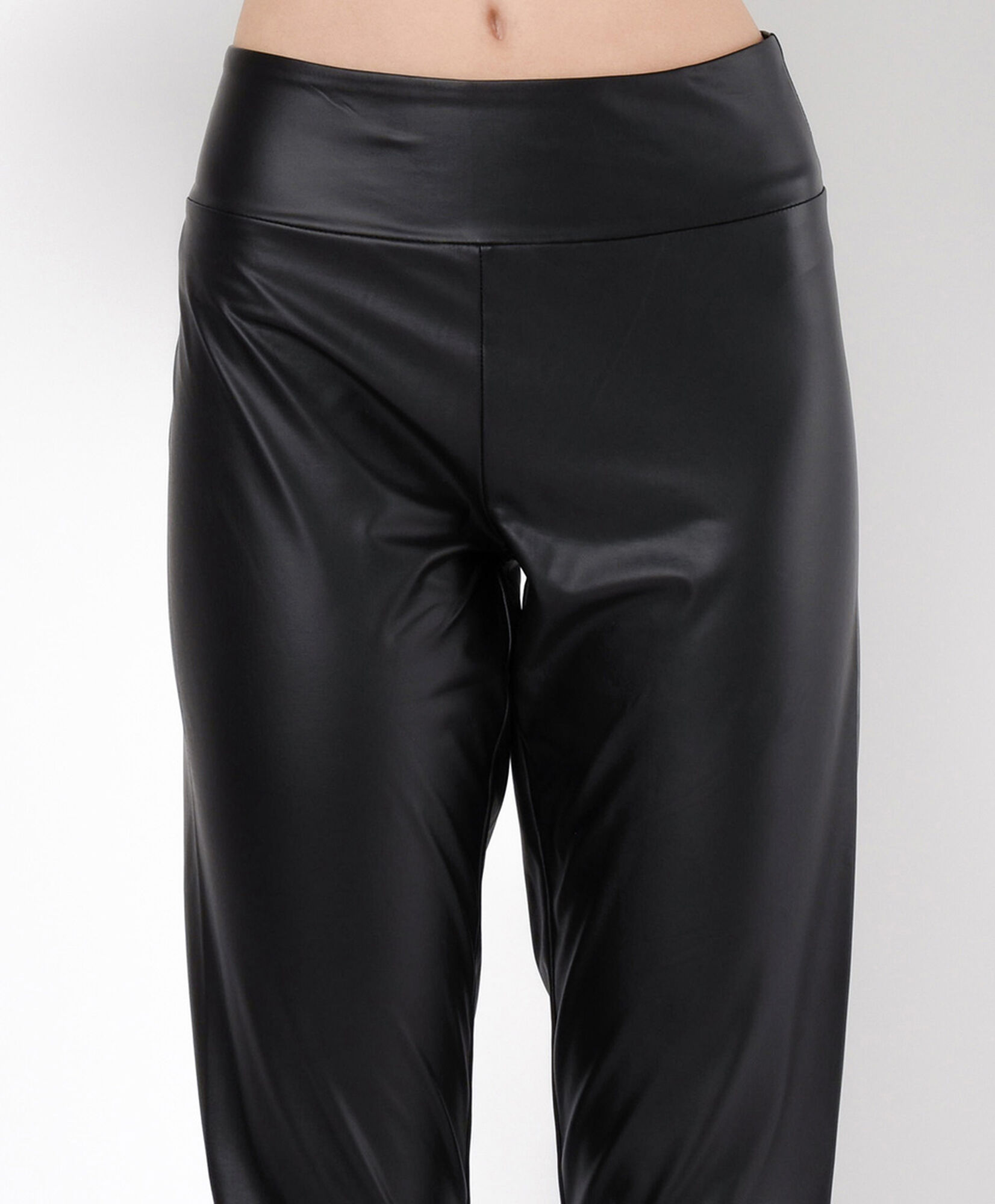 Leggins mujer estilo cuerina negro Leggins mujer estilo cuerina negro