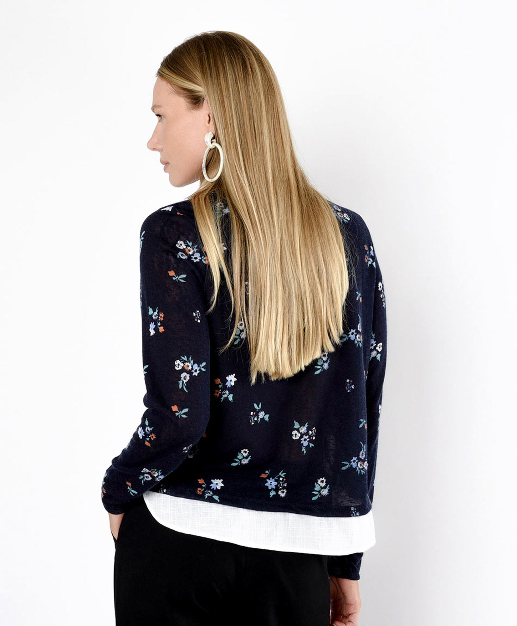 Polera mujer floreada con basta Polera mujer floreada con basta