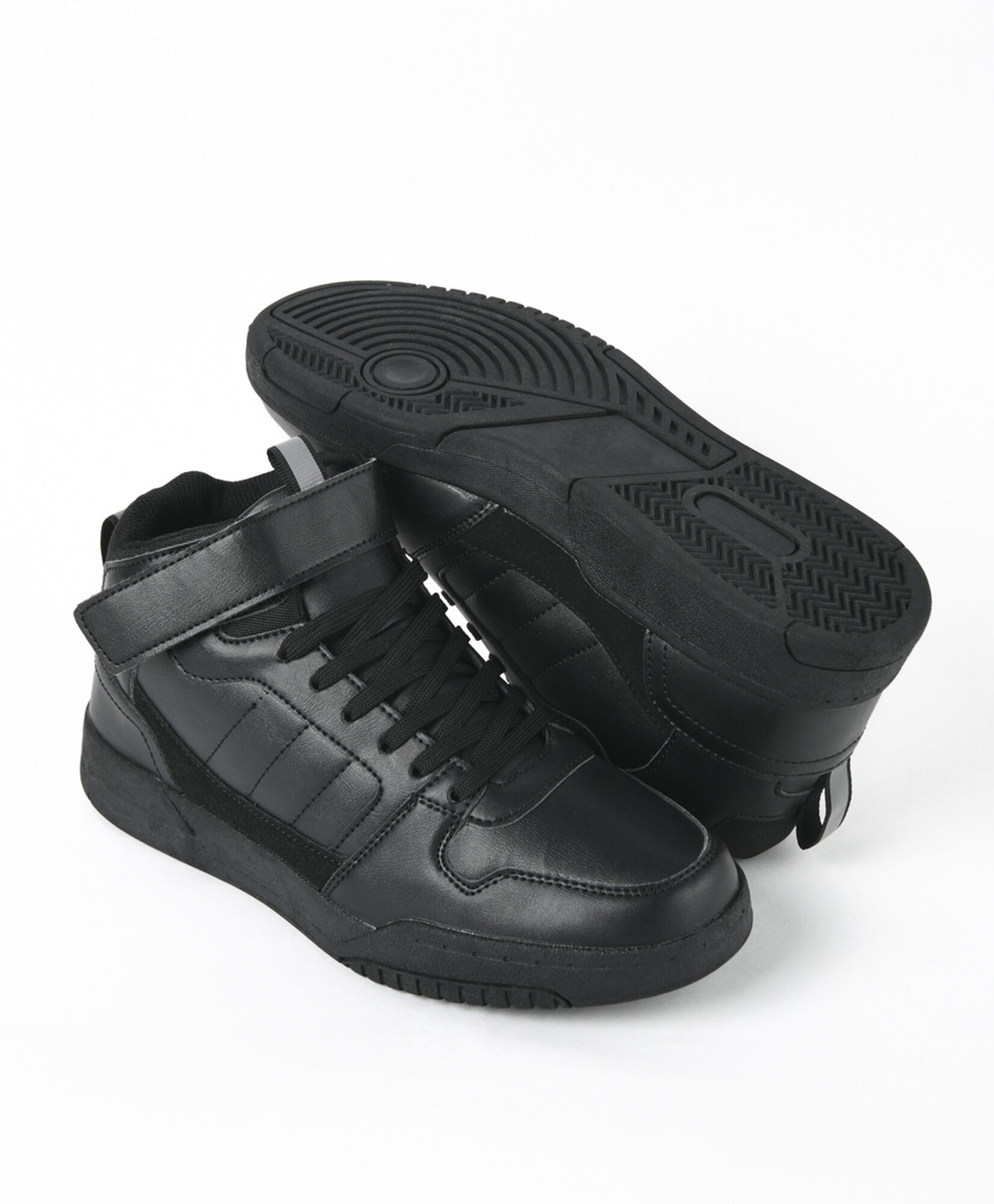 Zapatilla escolar caña alta velcro Zapatilla escolar caña alta velcro