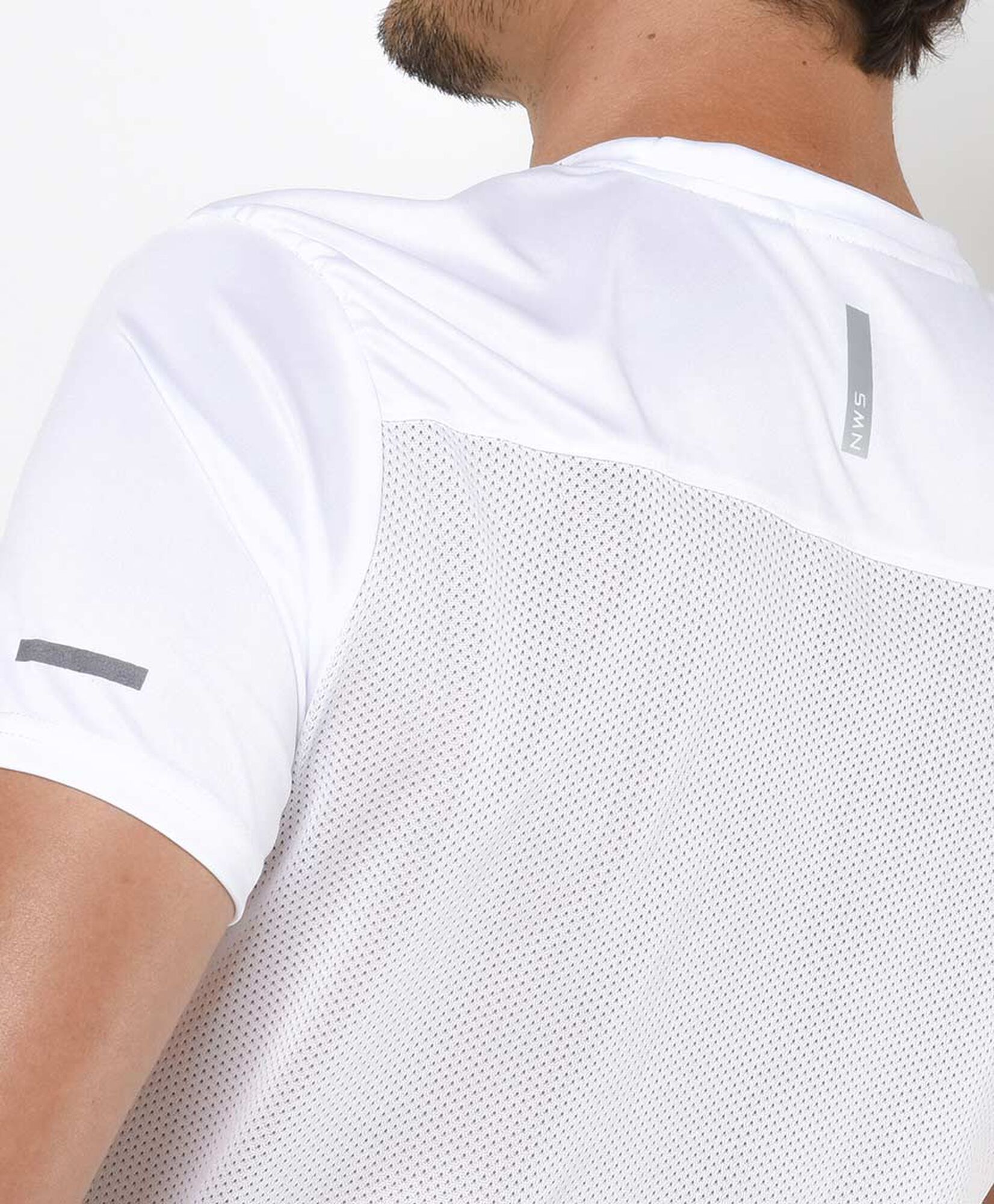 Polera deportiva hombre líneas degradé Polera deportiva hombre líneas degradé