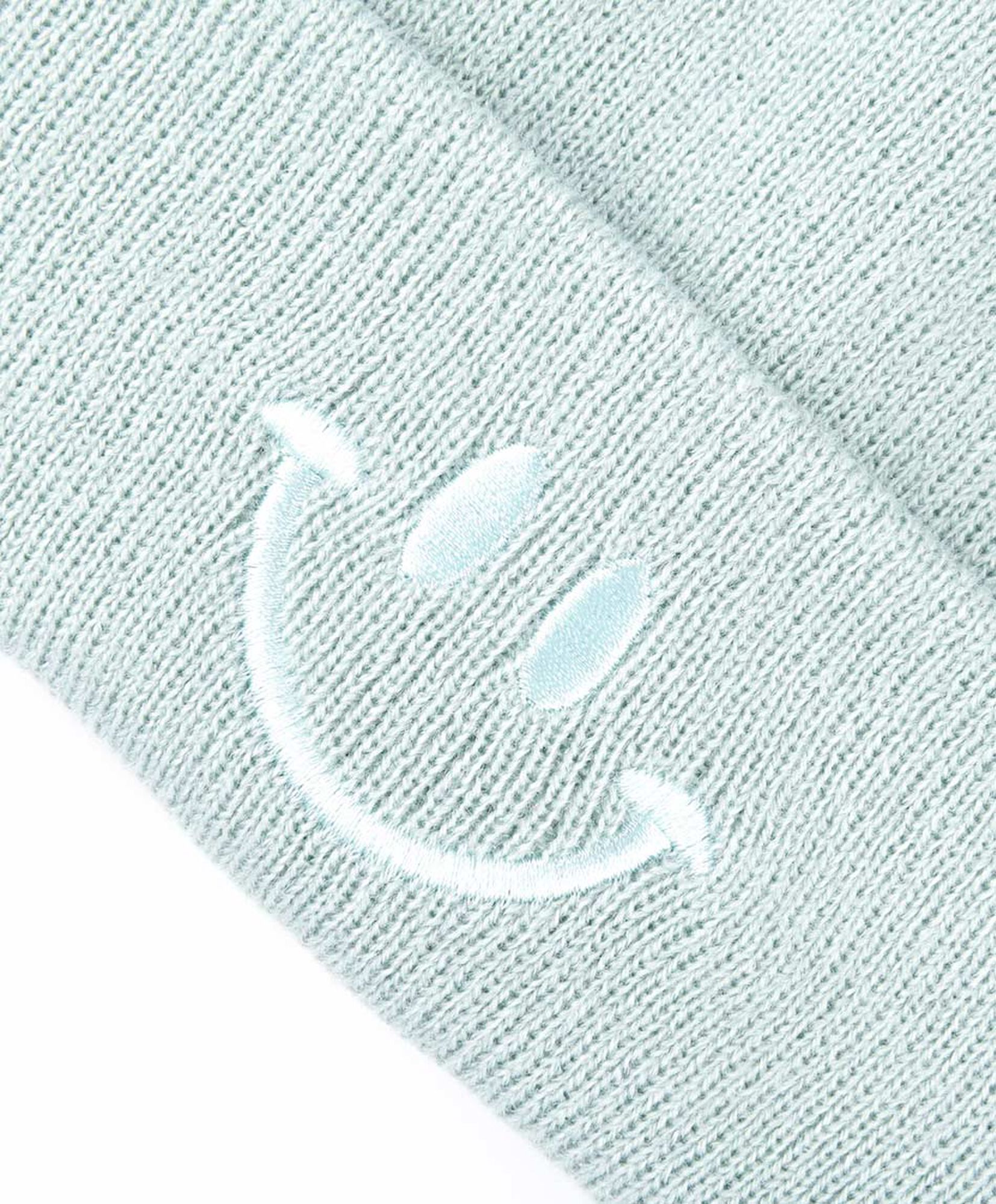 Gorro niña carita feliz pompones Gorro niña carita feliz pompones
