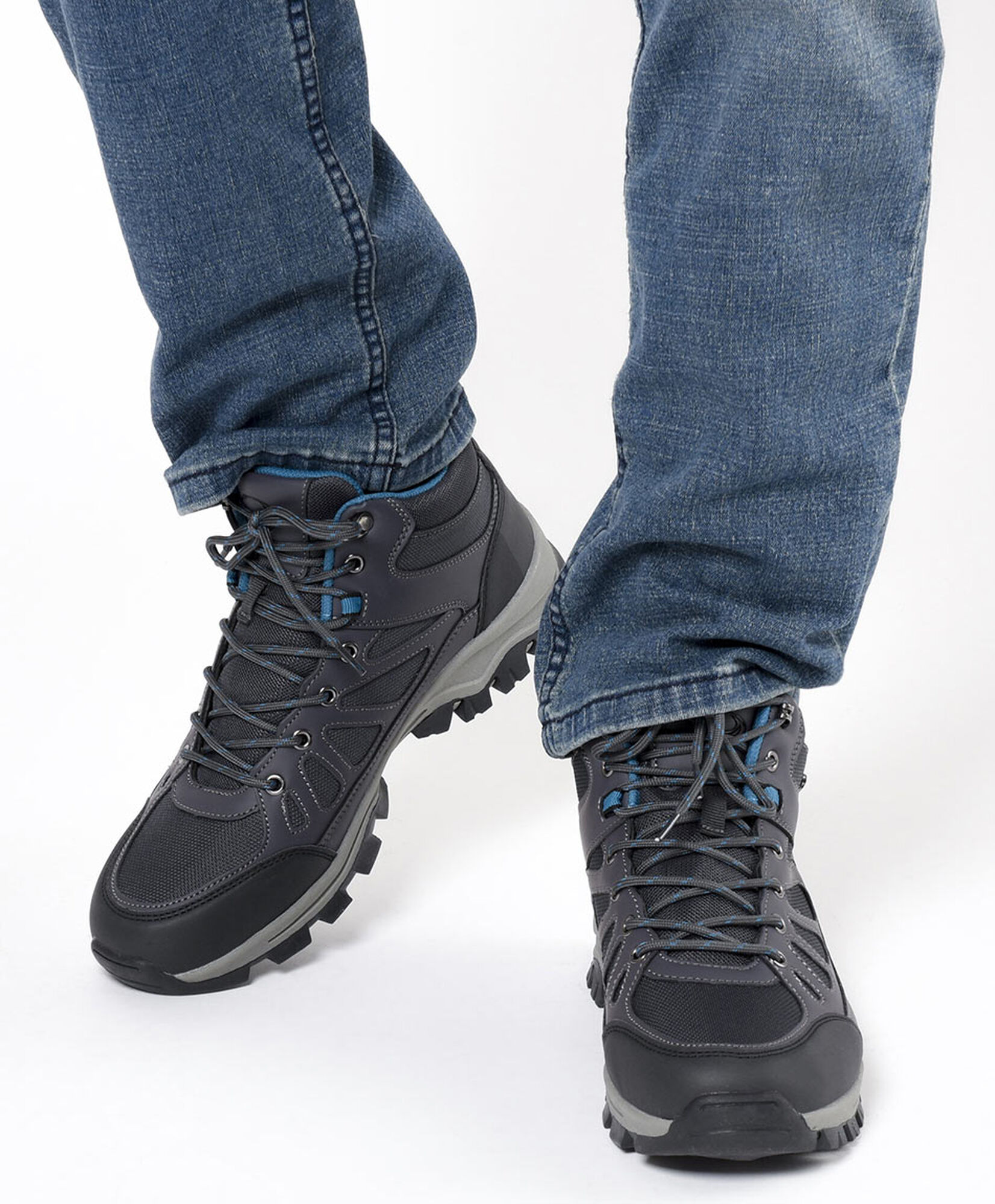 Zapatilla hombre outdoor caña alta gris Zapatilla hombre outdoor caña alta gris