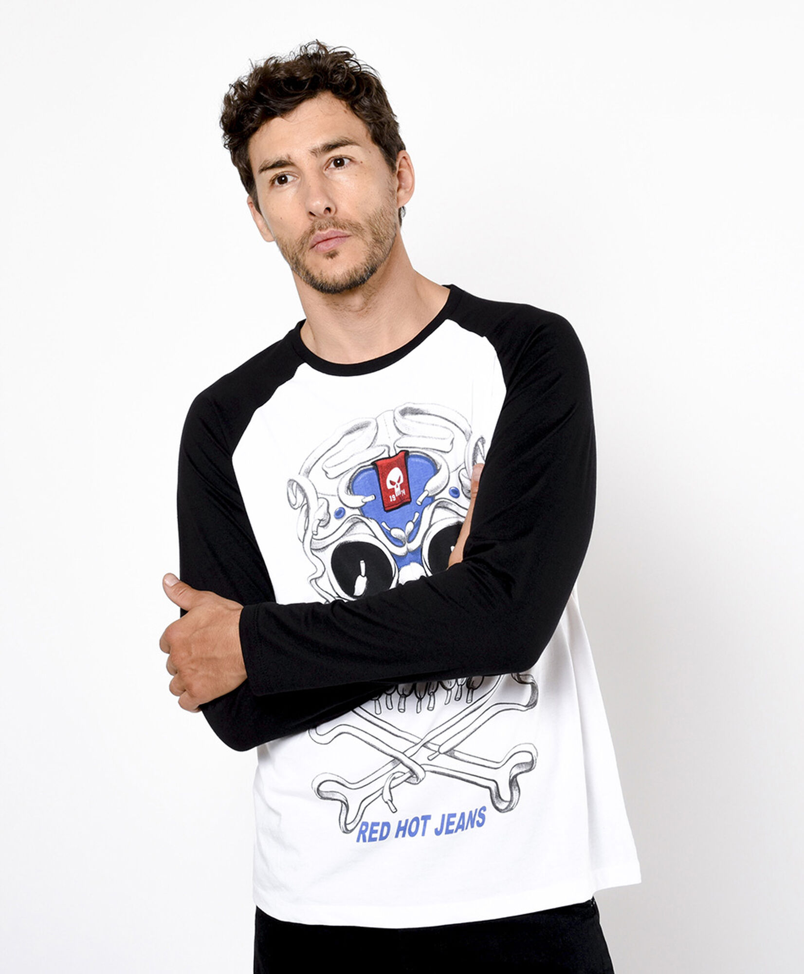 Polera hombre calavera bicolor Polera hombre calavera bicolor