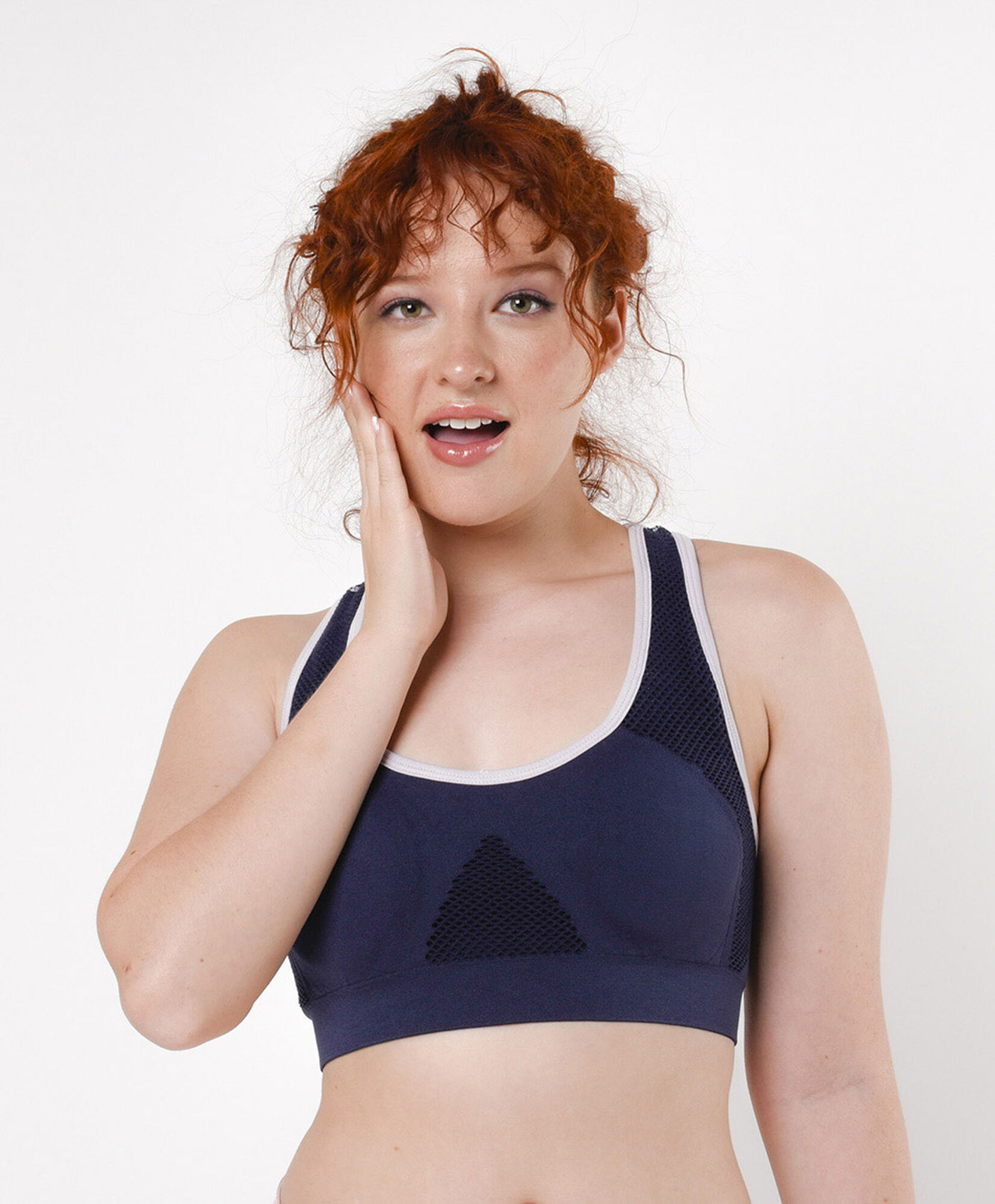 Peto deportivo mujer escote redondo con relleno Peto deportivo mujer escote redondo con relleno